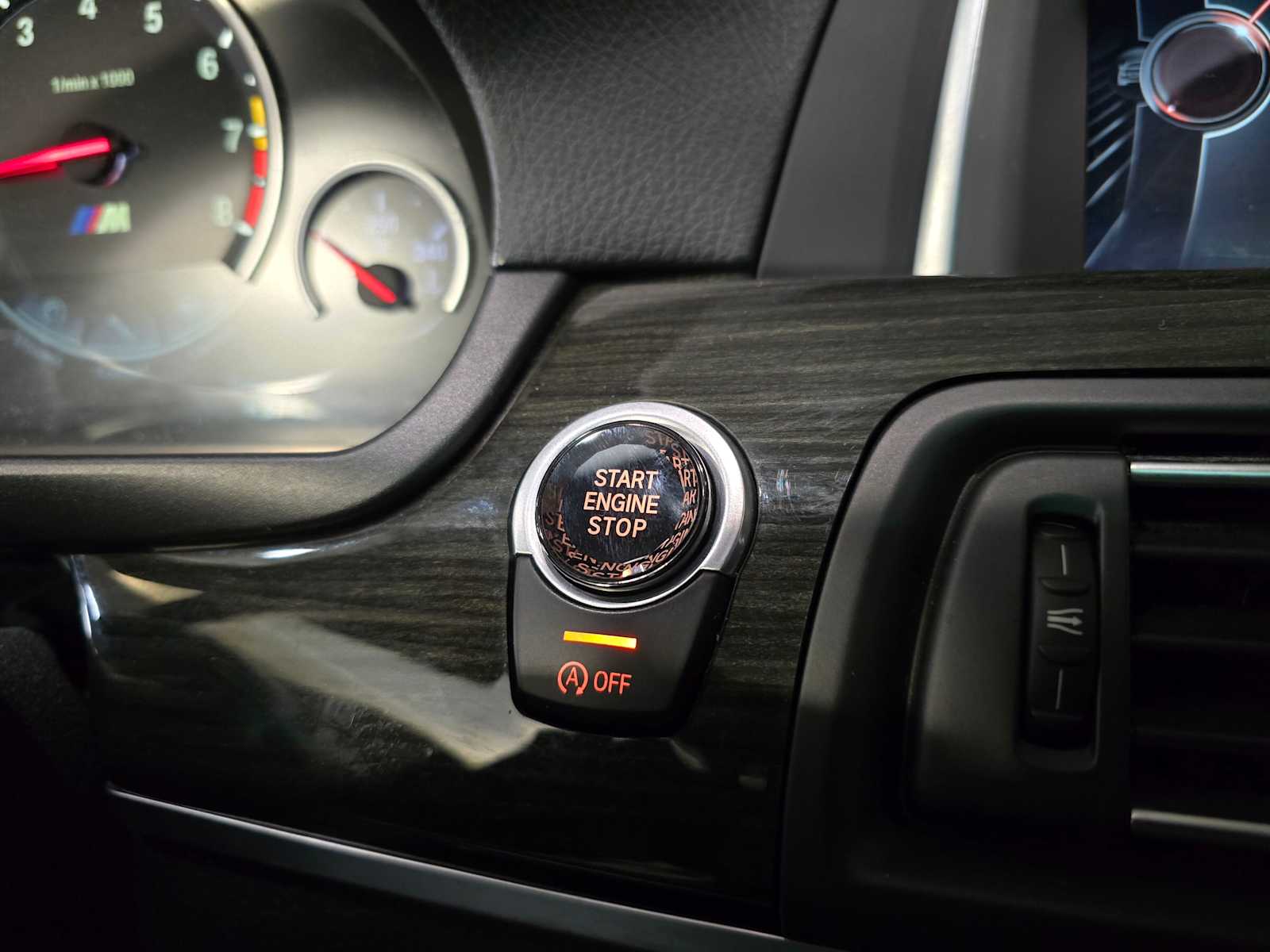 Thumbnail: 2015 BMW M5 - 23