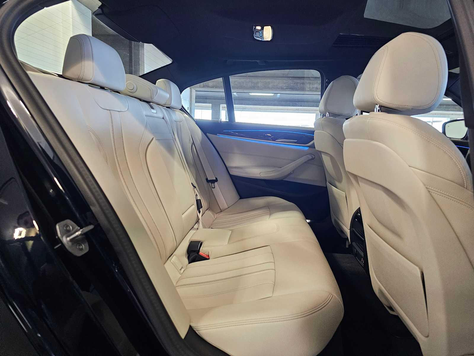 Thumbnail: 2023 BMW 5 Series - 39