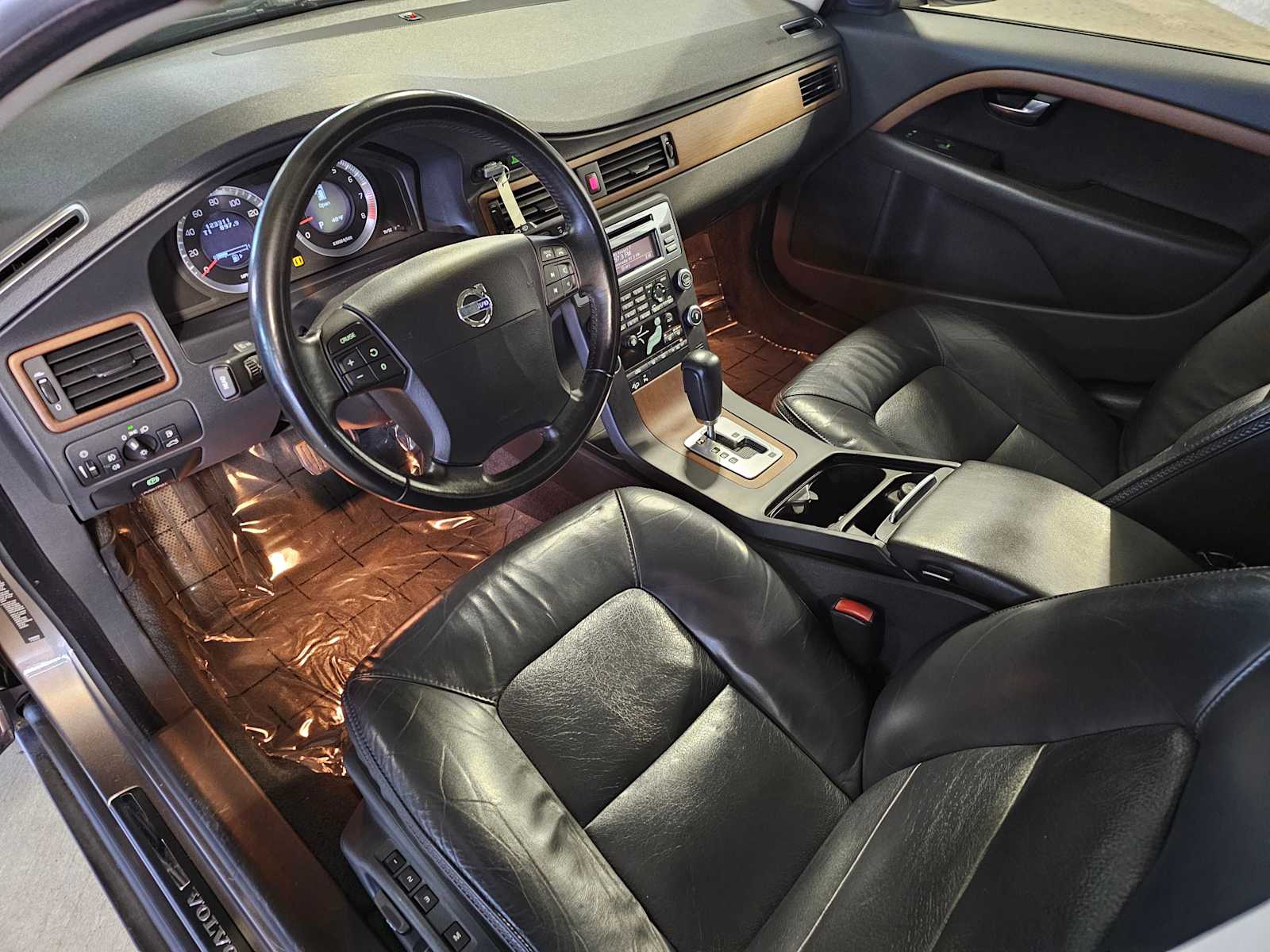 Thumbnail: 2009 Volvo XC70 - 2