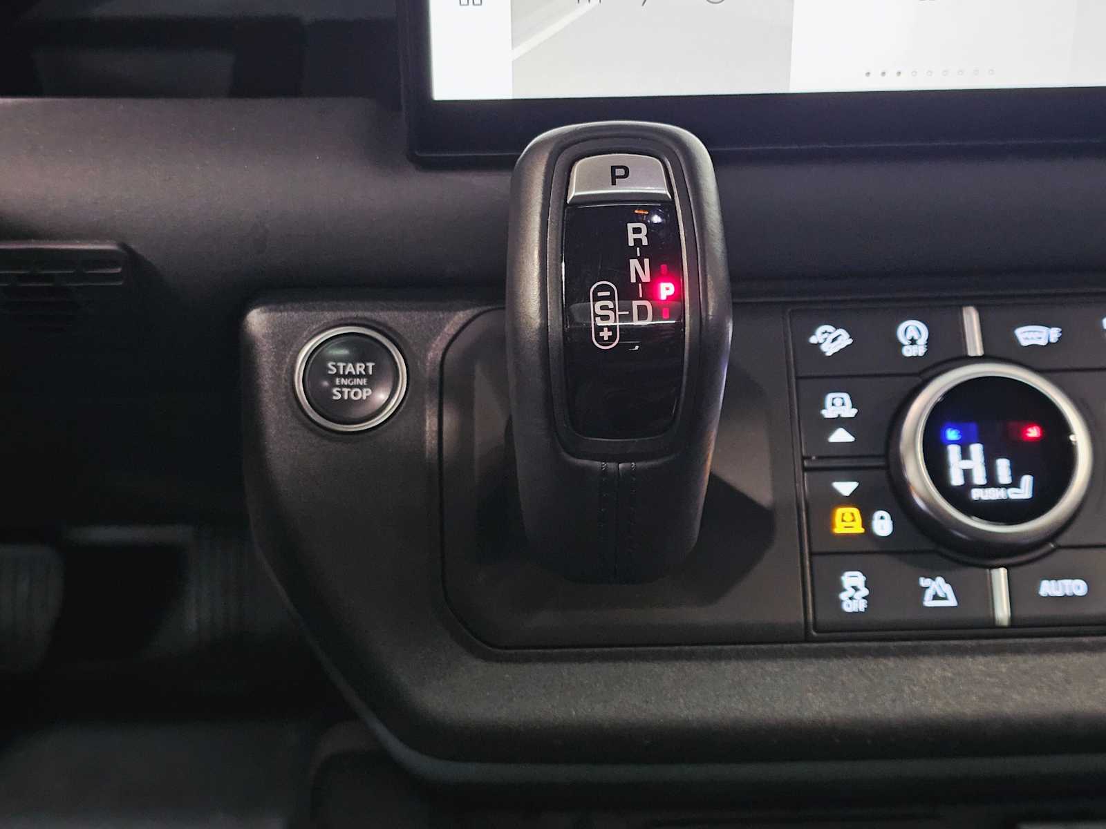 Thumbnail: 2024 Land Rover Defender - 17