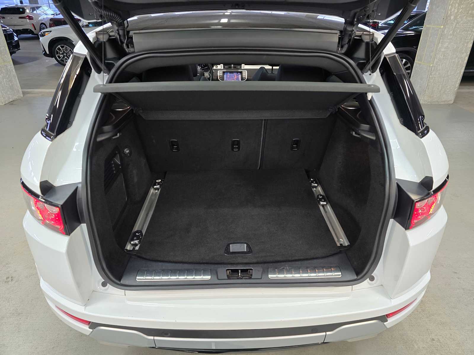 Thumbnail: 2012 Land Rover Range Rover Evoque - 33