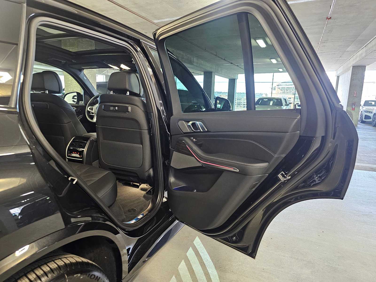 Thumbnail: 2026 BMW X5 - 36