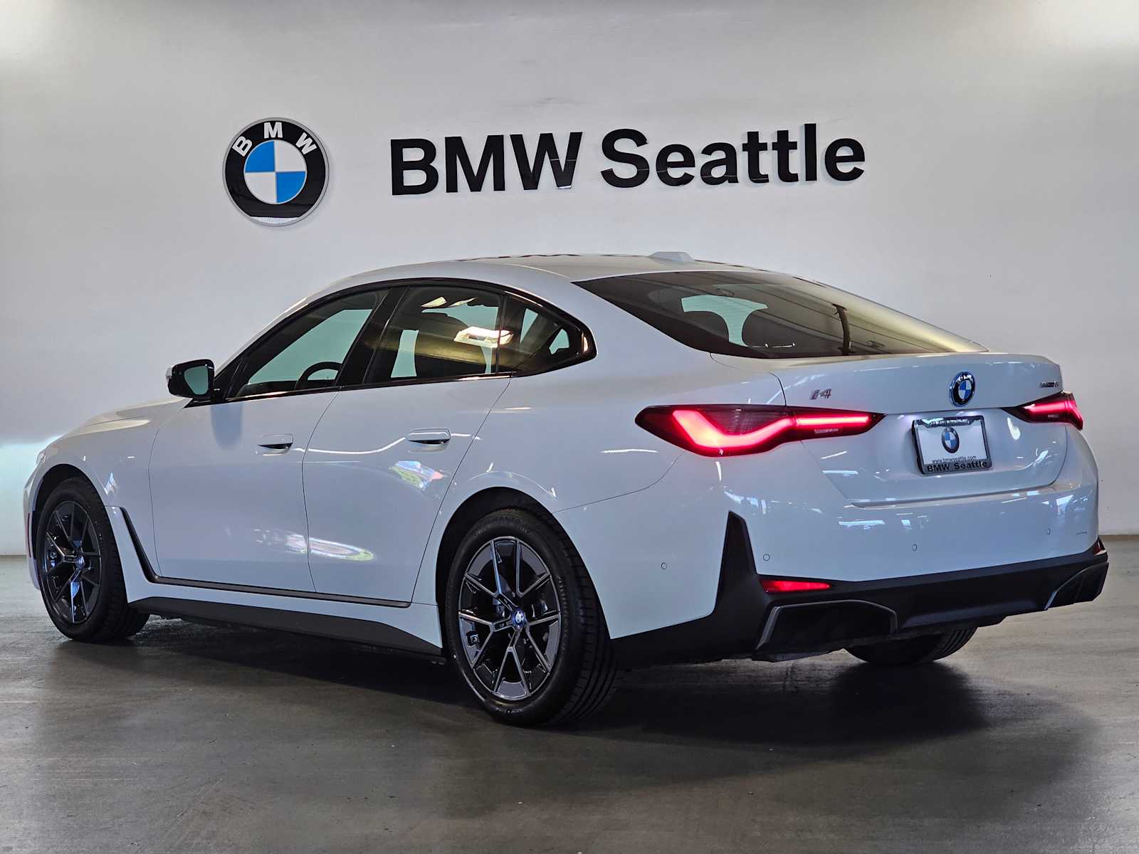 Thumbnail: 2023 BMW i4 - 4