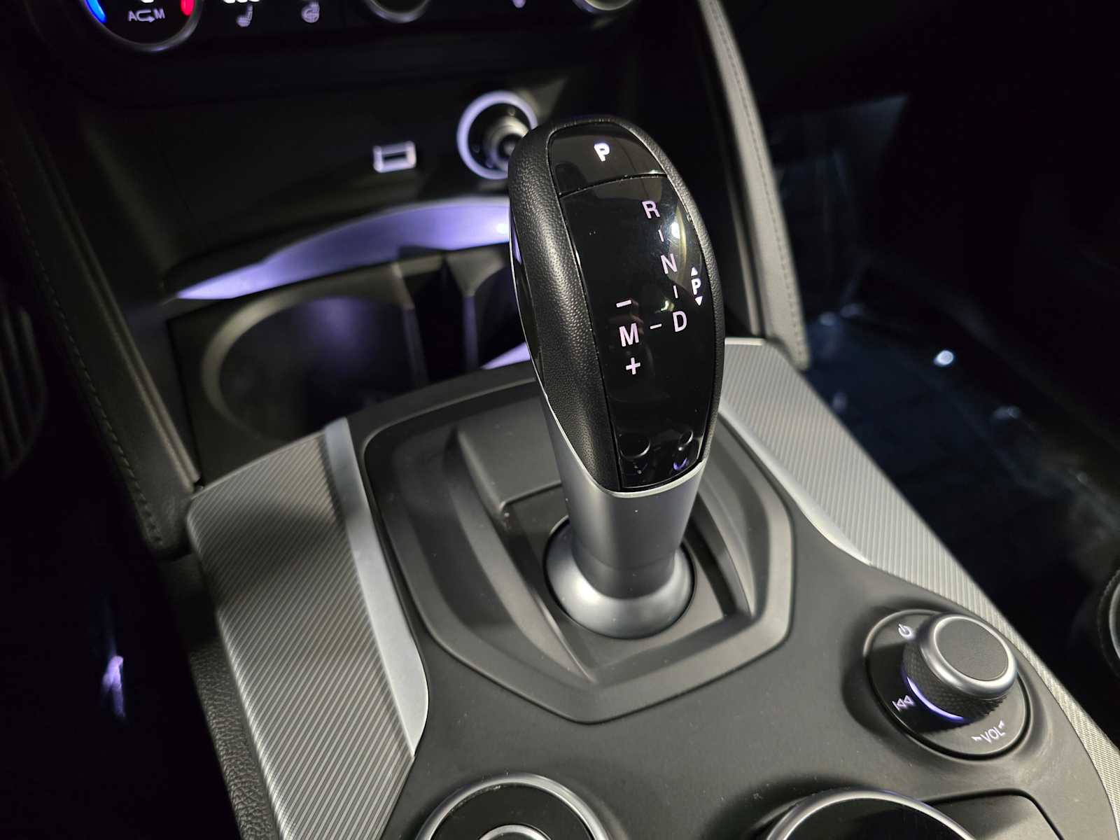 Thumbnail: 2018 Alfa Romeo Stelvio - 17