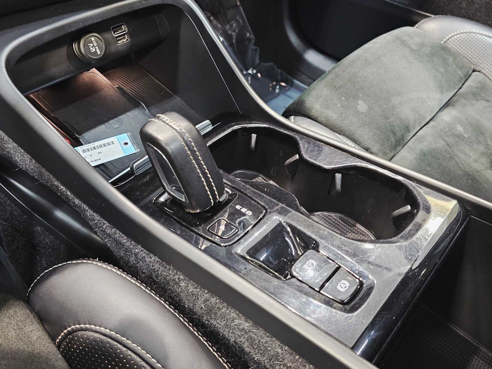 Thumbnail: 2020 Volvo XC40 - 17