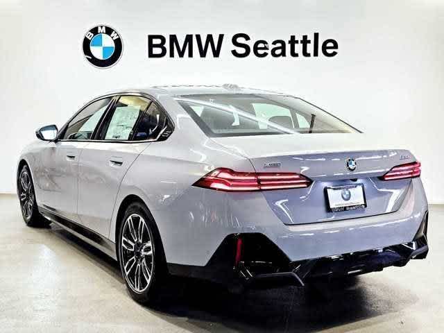 Thumbnail: 2025 BMW 5 Series - 4