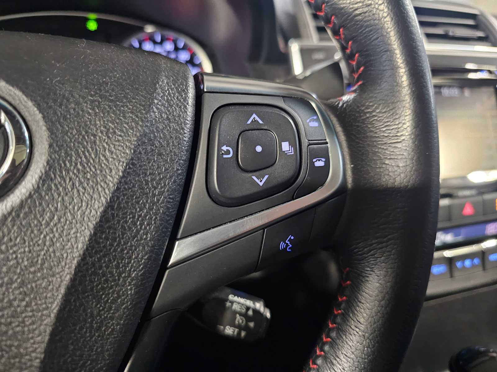 Thumbnail: 2016 Toyota Camry - 21