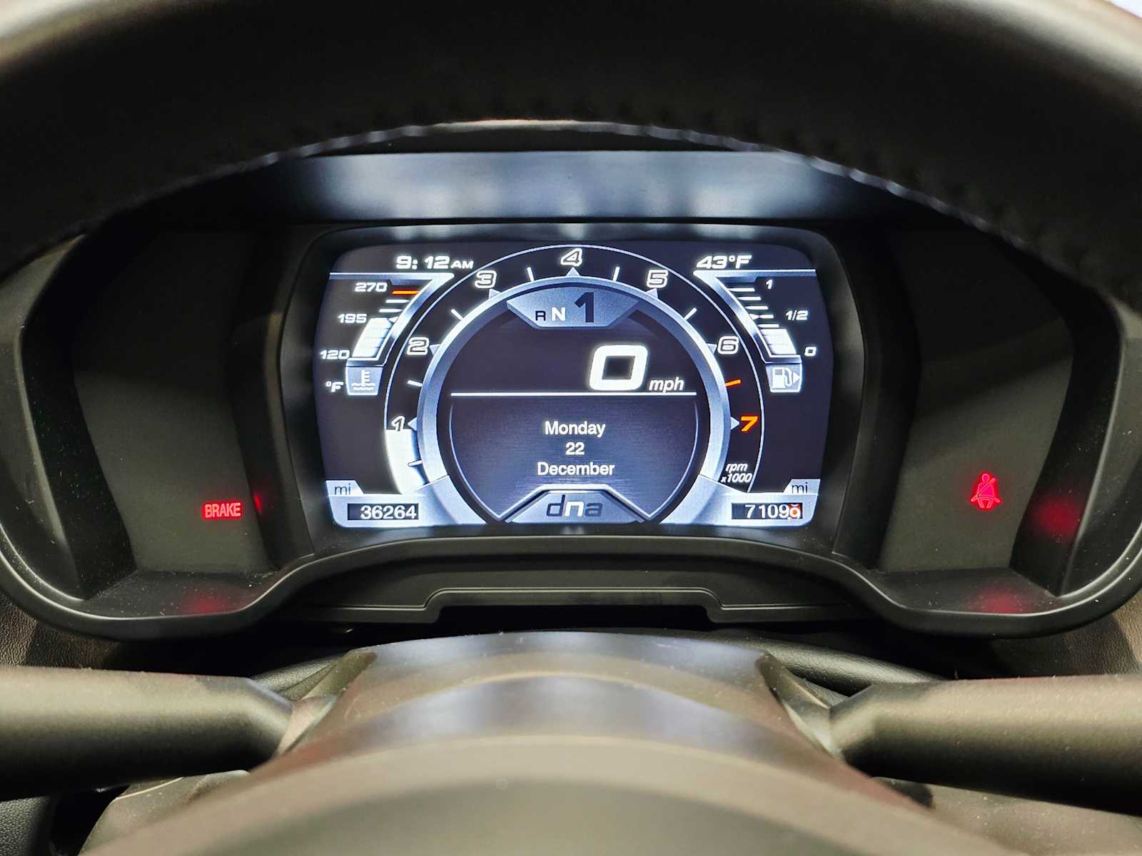 Thumbnail: 2018 Alfa Romeo 4C - 12