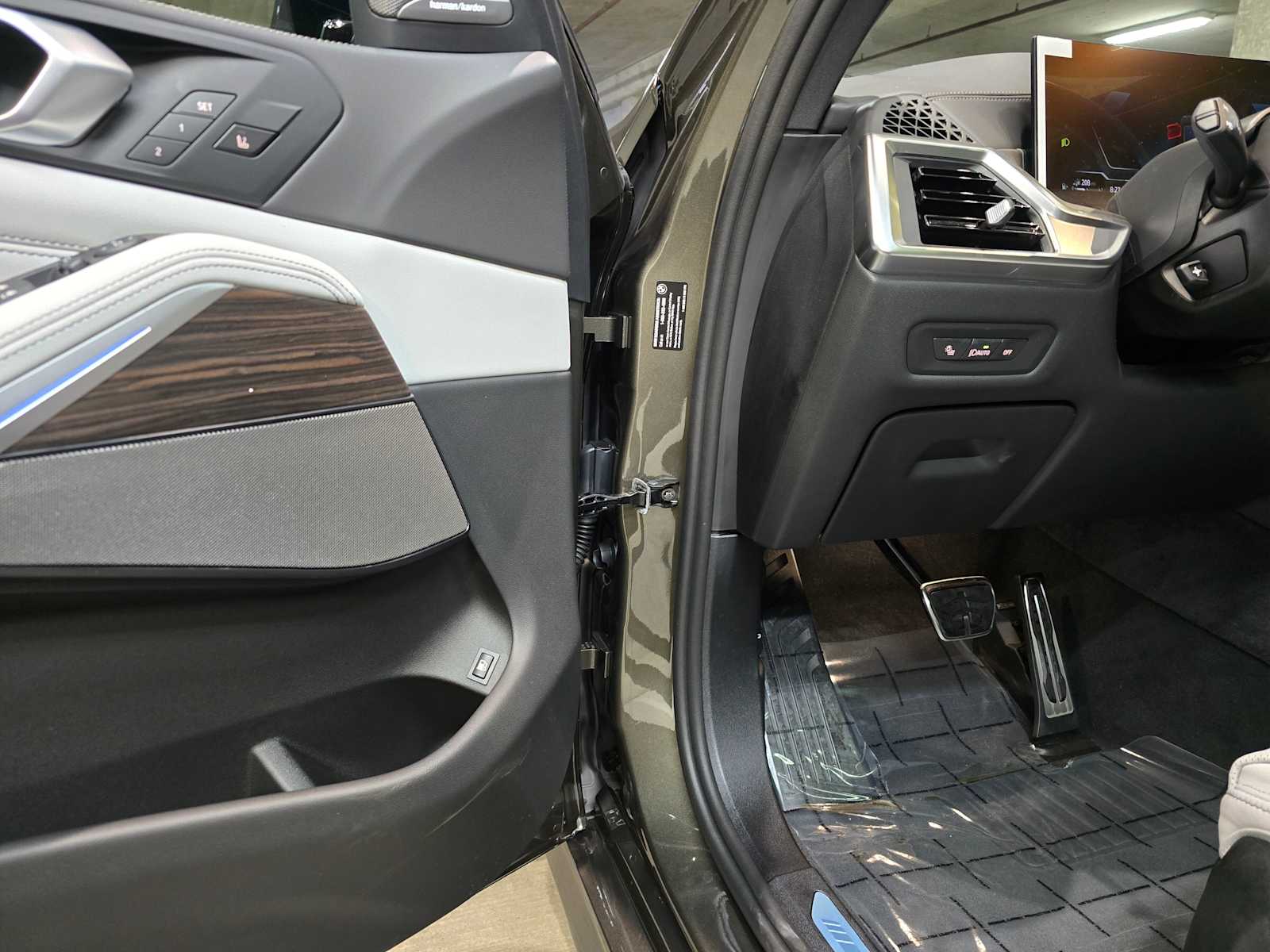 Thumbnail: 2026 BMW X5 - 24