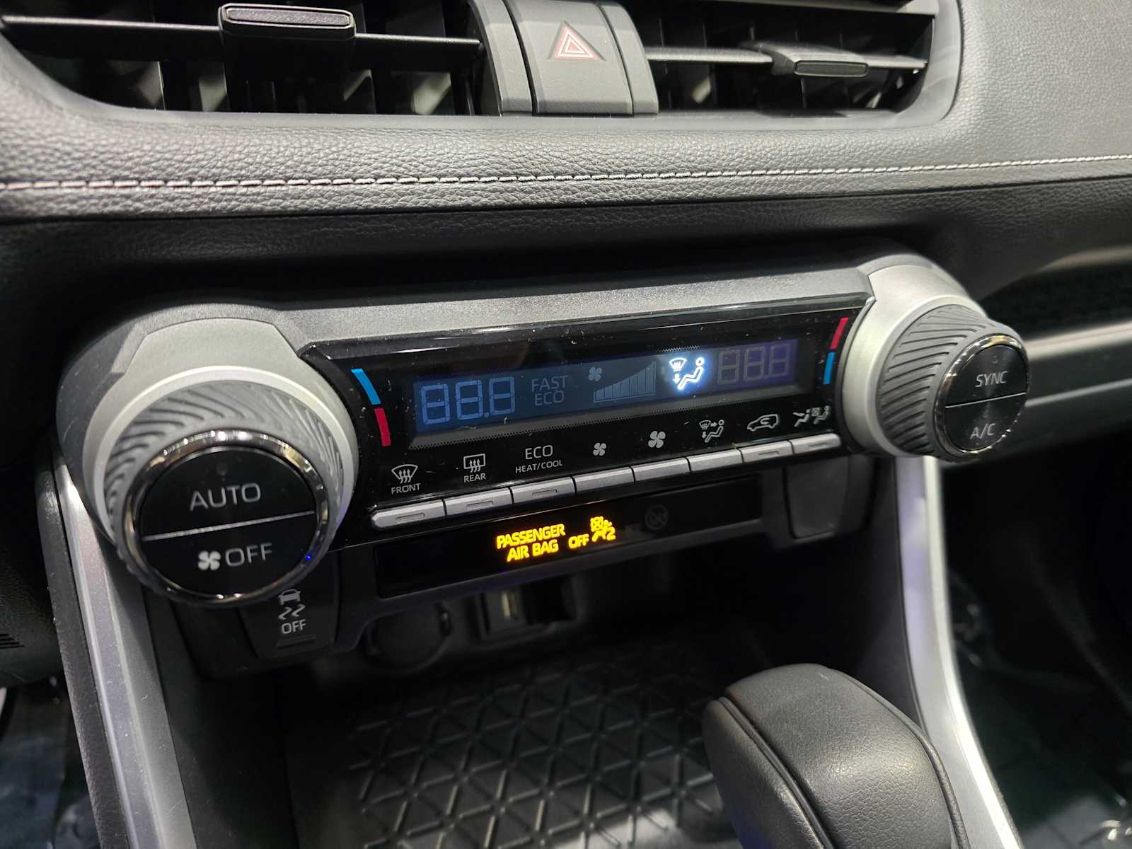 Thumbnail: 2022 Toyota RAV4 - 16