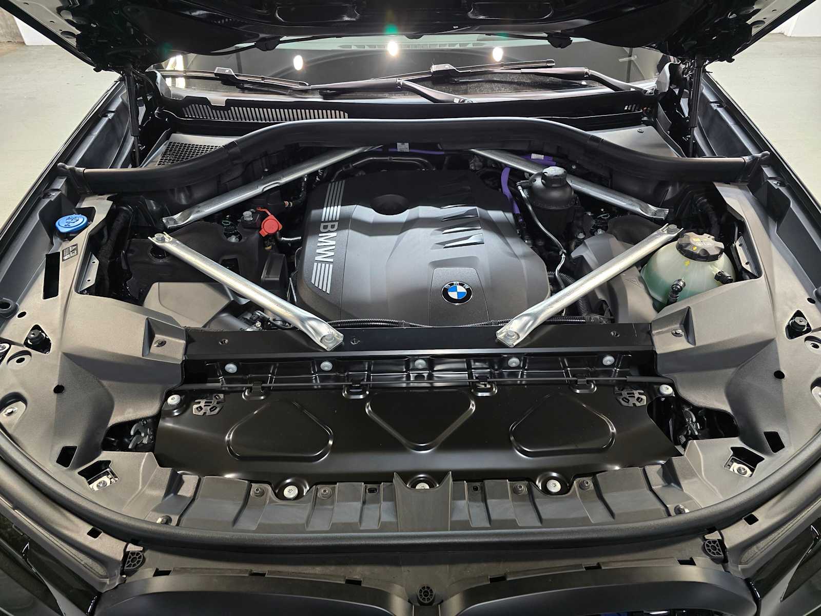 Thumbnail: 2026 BMW X7 - 9