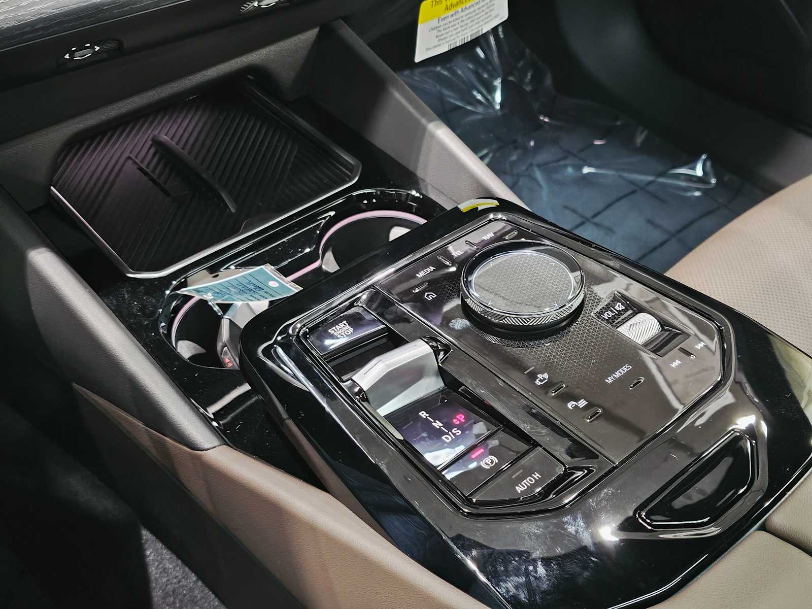 Thumbnail: 2026 BMW 5 Series - 17