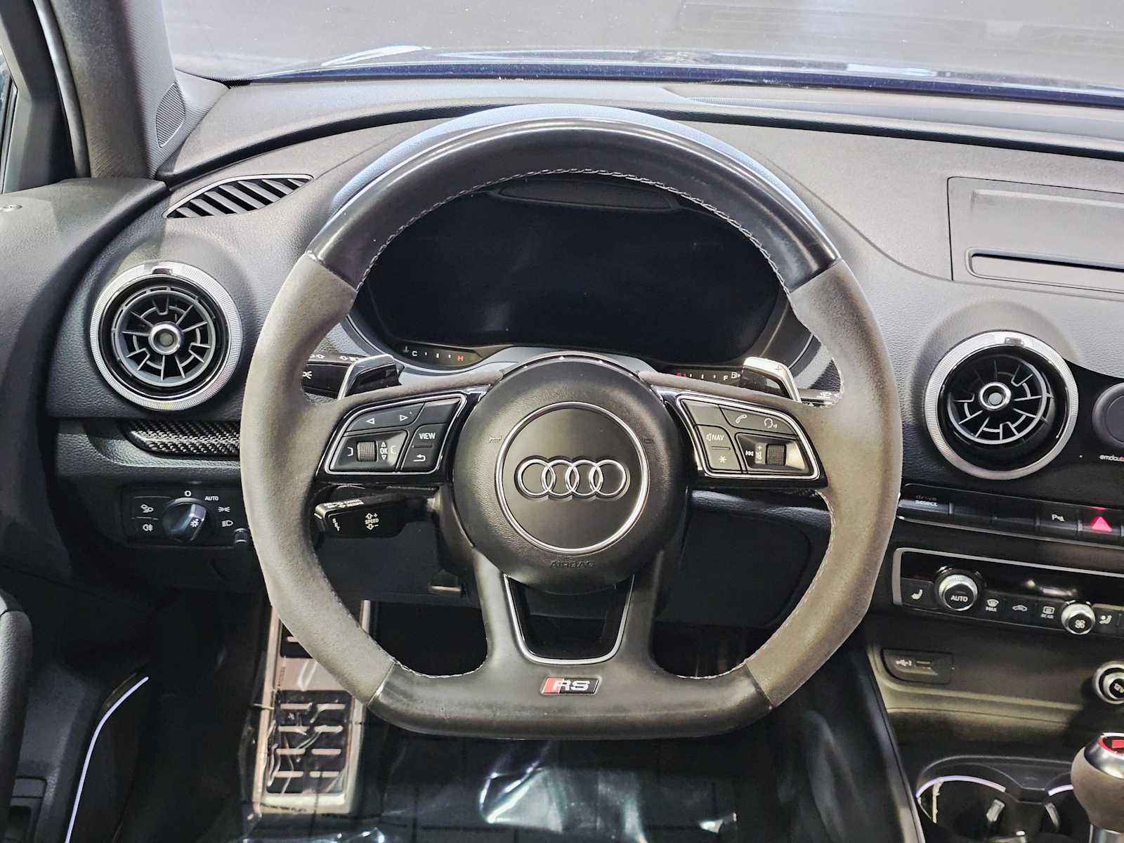 Thumbnail: 2017 Audi RS 3 - 11