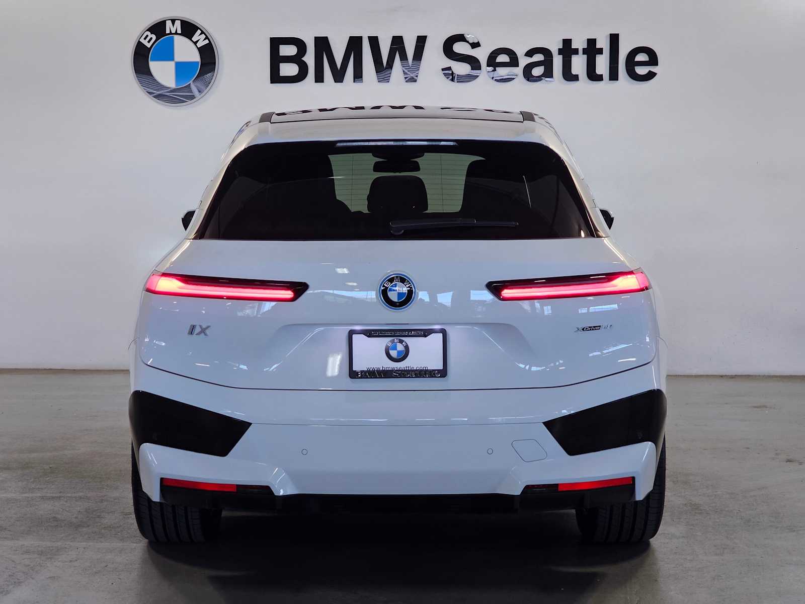 Thumbnail: 2023 BMW iX - 5