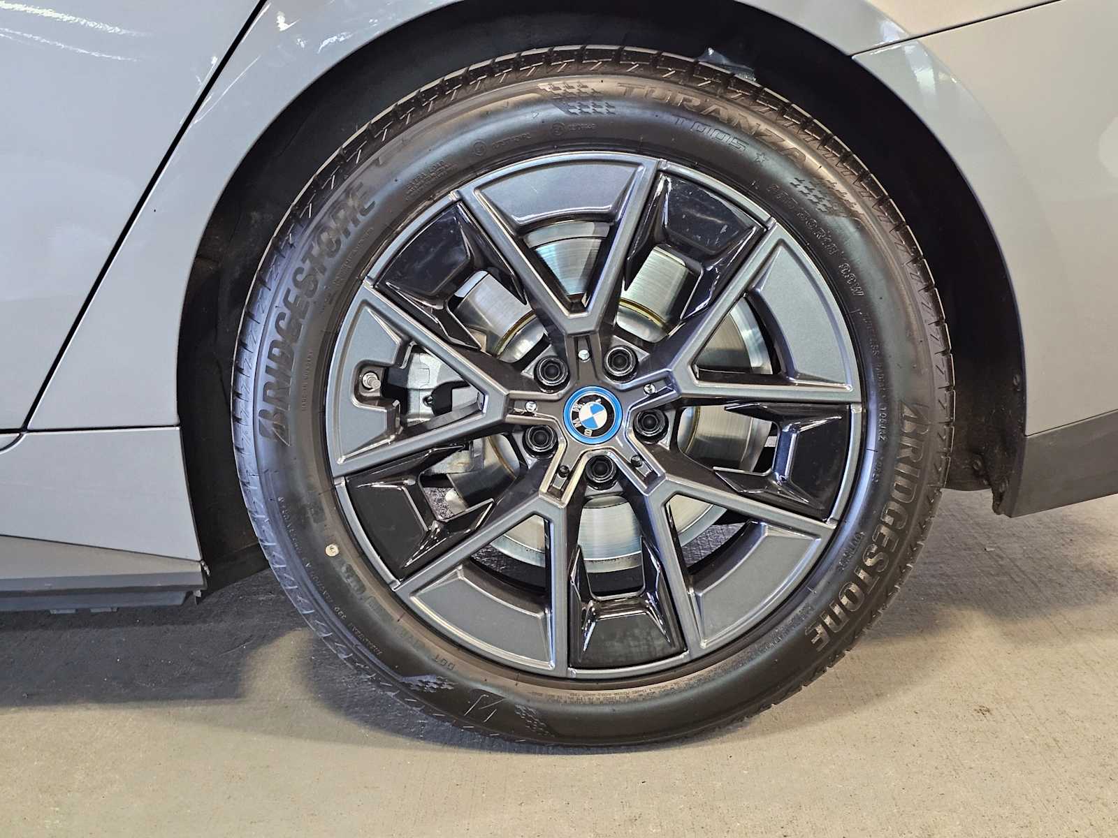 Thumbnail: 2023 BMW i4 - 8