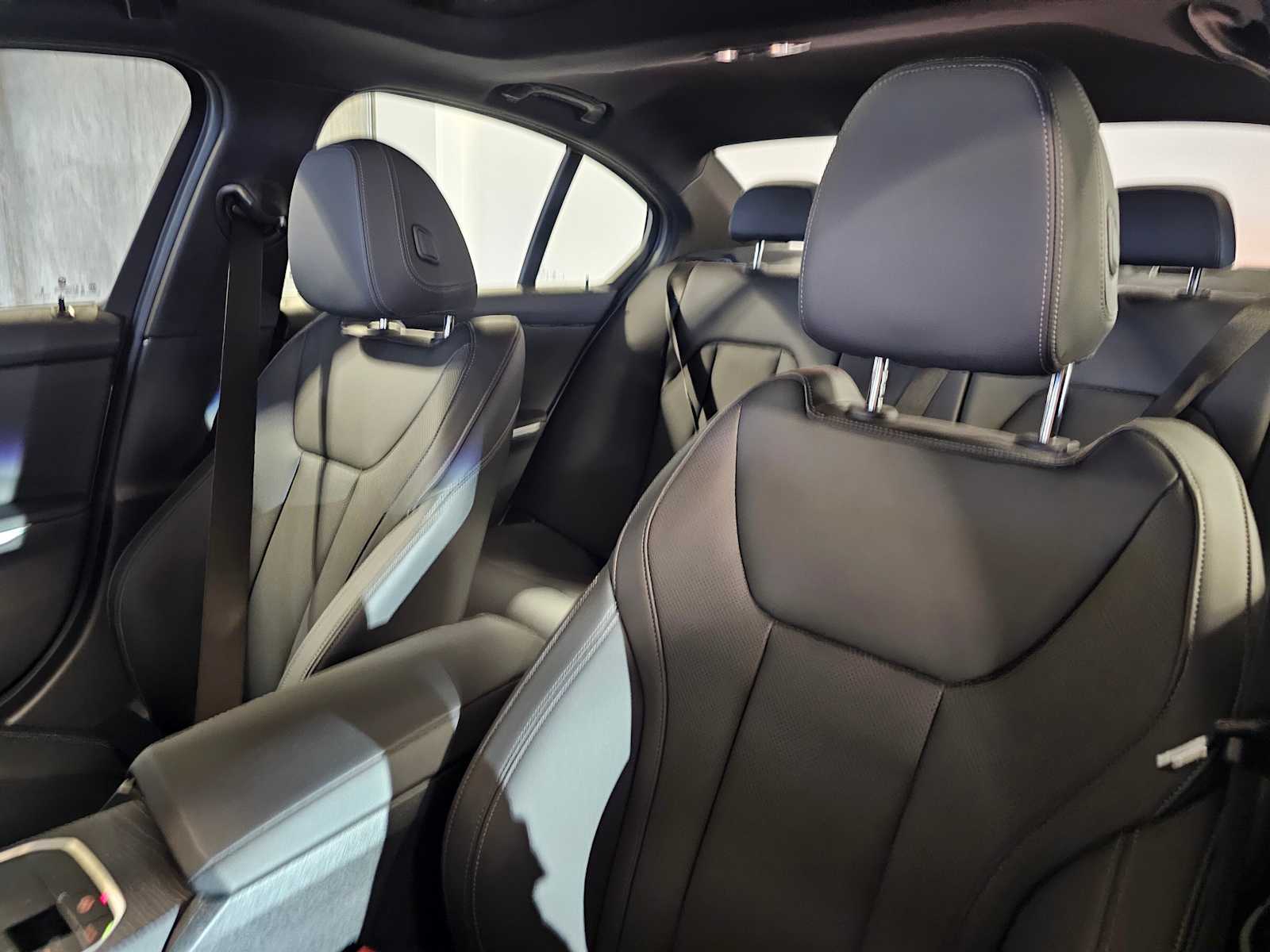 Thumbnail: 2025 BMW 3 Series - 33