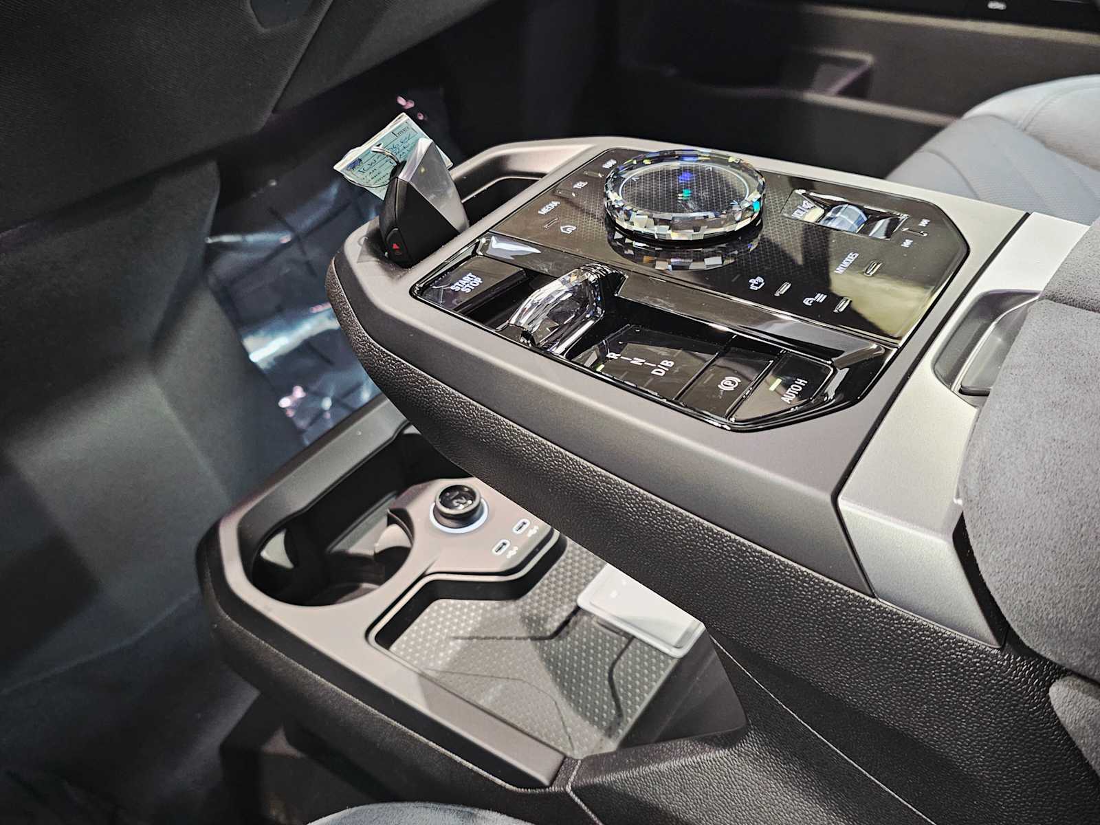 Thumbnail: 2026 BMW iX - 17