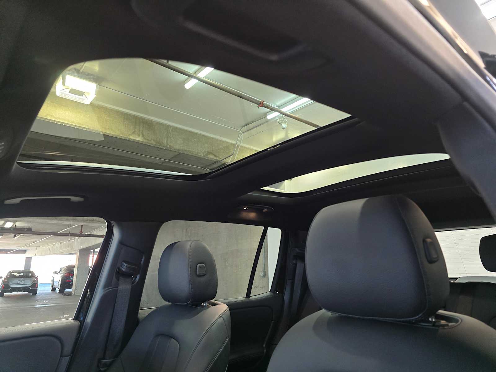 Thumbnail: 2023 Mercedes-Benz GLB - 26