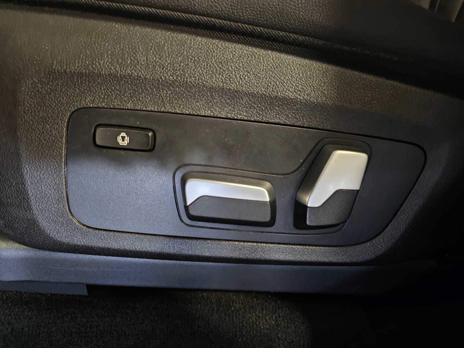 Thumbnail: 2021 BMW X4 - 31