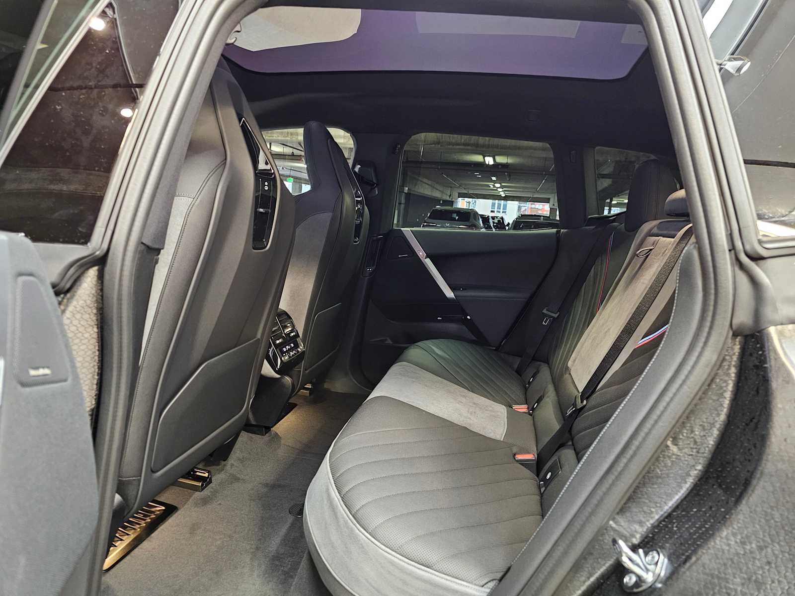 Thumbnail: 2026 BMW iX - 23