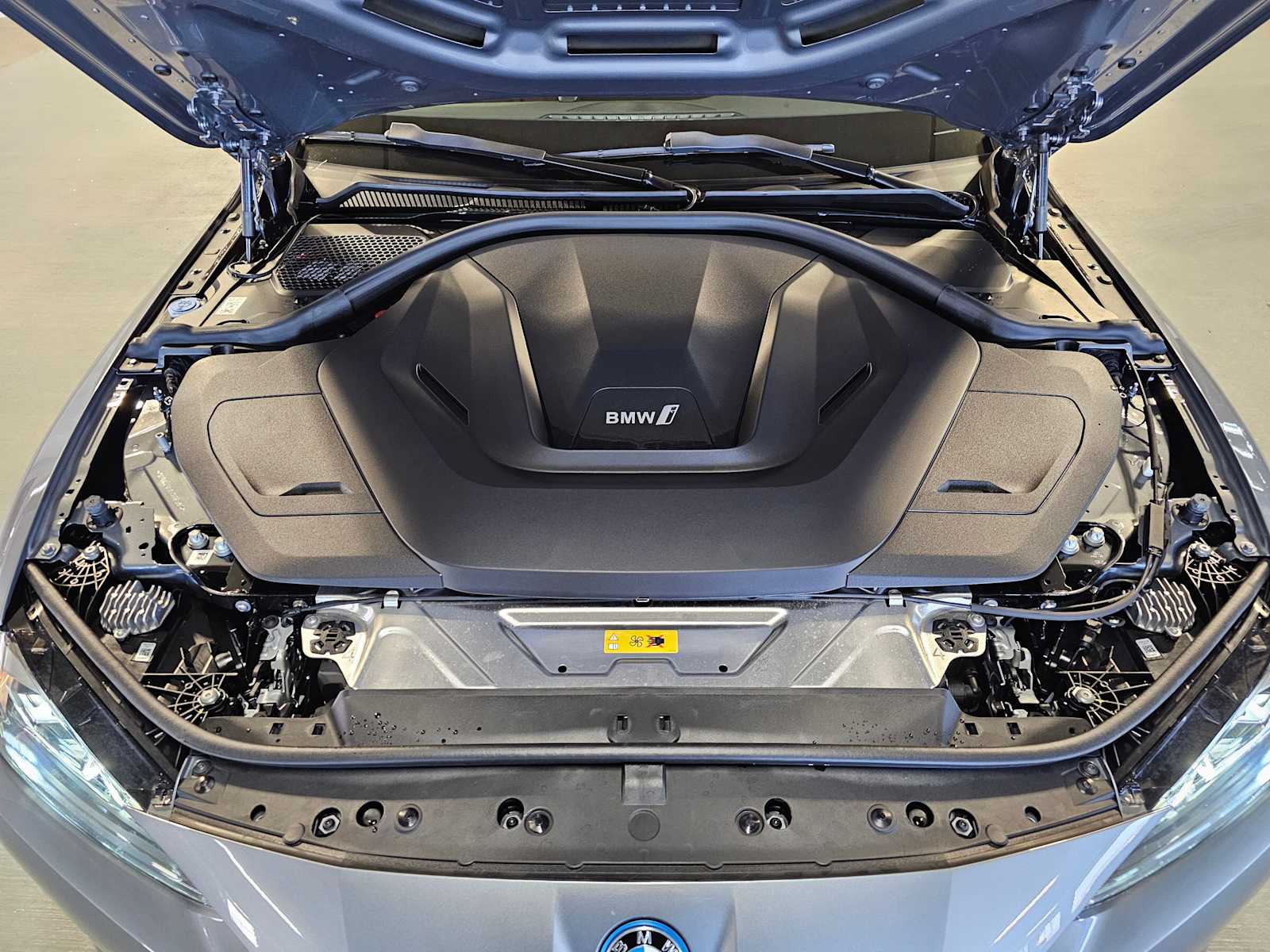 Thumbnail: 2023 BMW i4 - 9