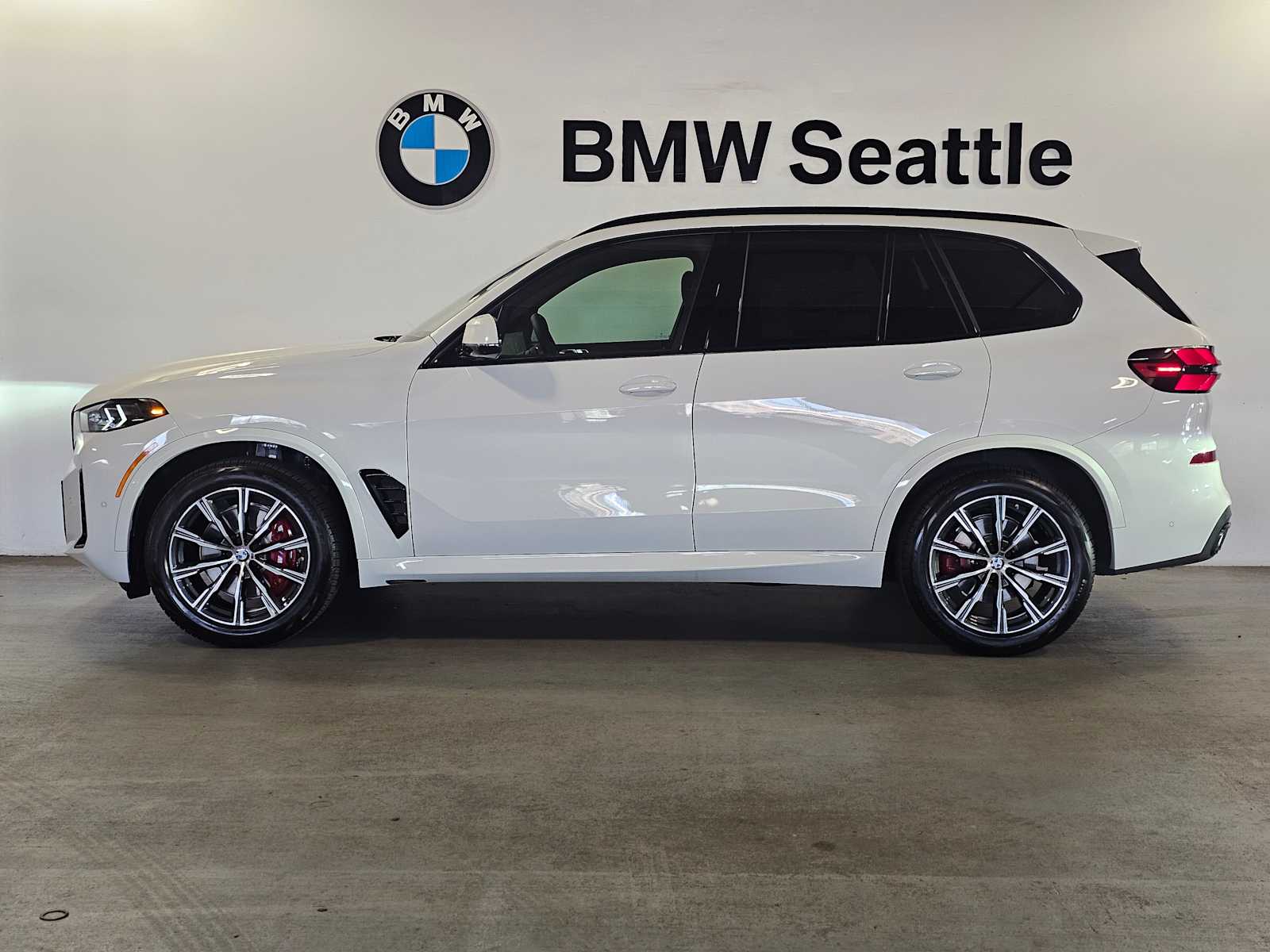 Thumbnail: 2026 BMW X5 - 3