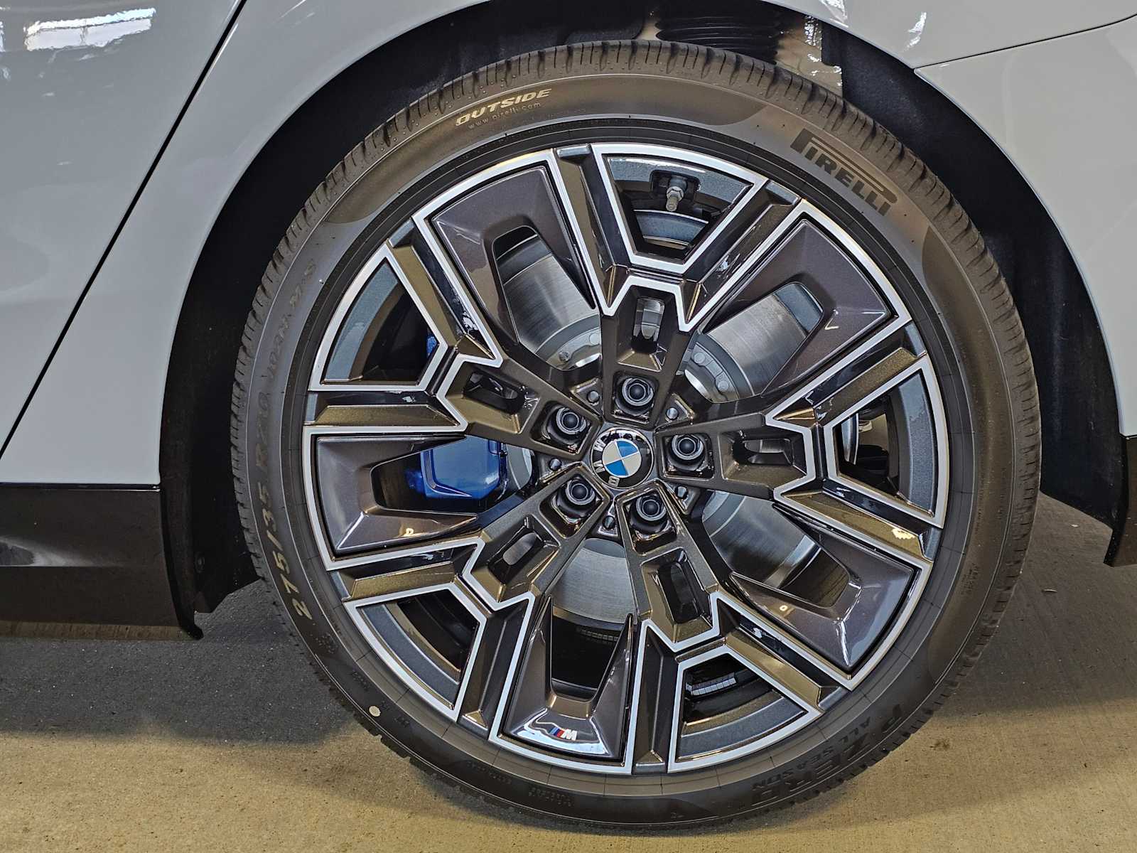 Thumbnail: 2026 BMW 5 Series - 8