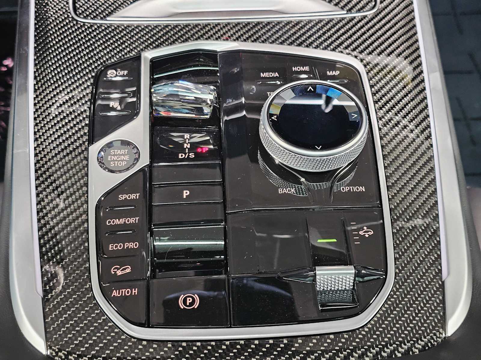 Thumbnail: 2026 BMW X7 - 18