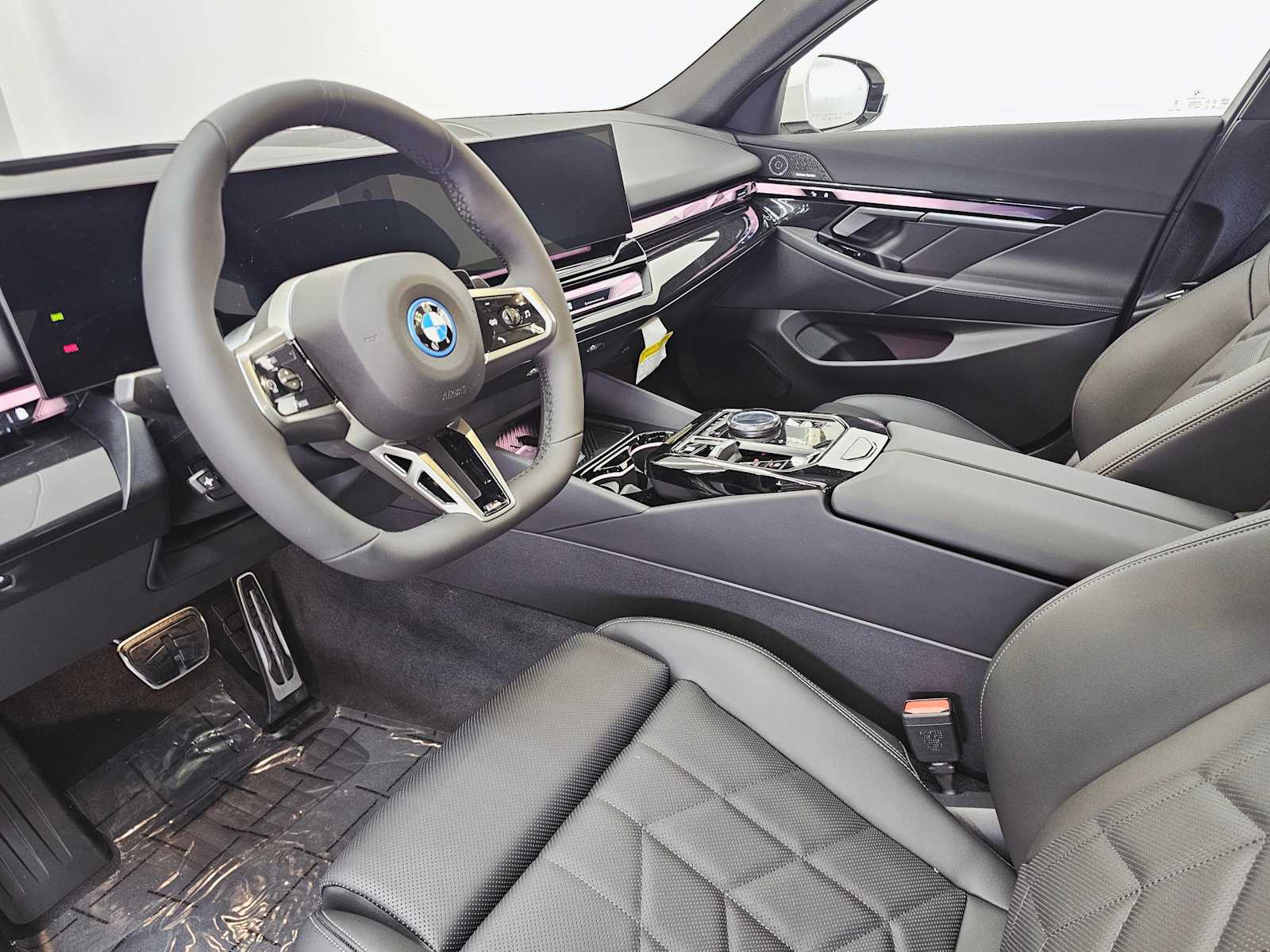 Thumbnail: 2026 BMW 5 Series - 2