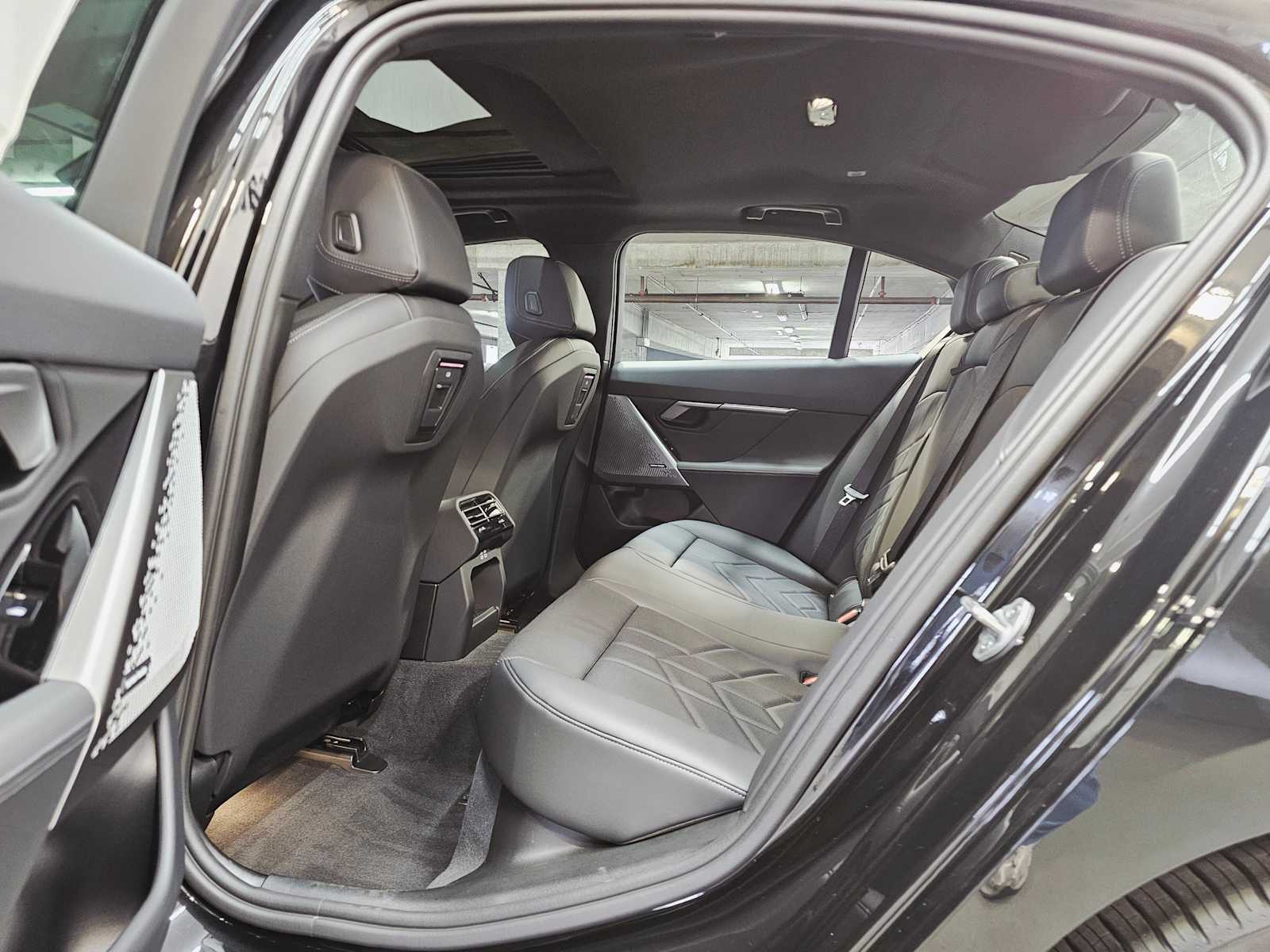 Thumbnail: 2026 BMW i5 - 25