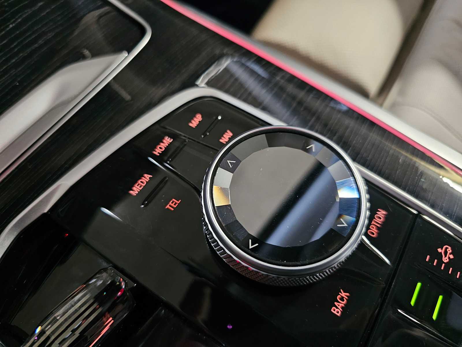 Thumbnail: 2023 BMW X7 - 25