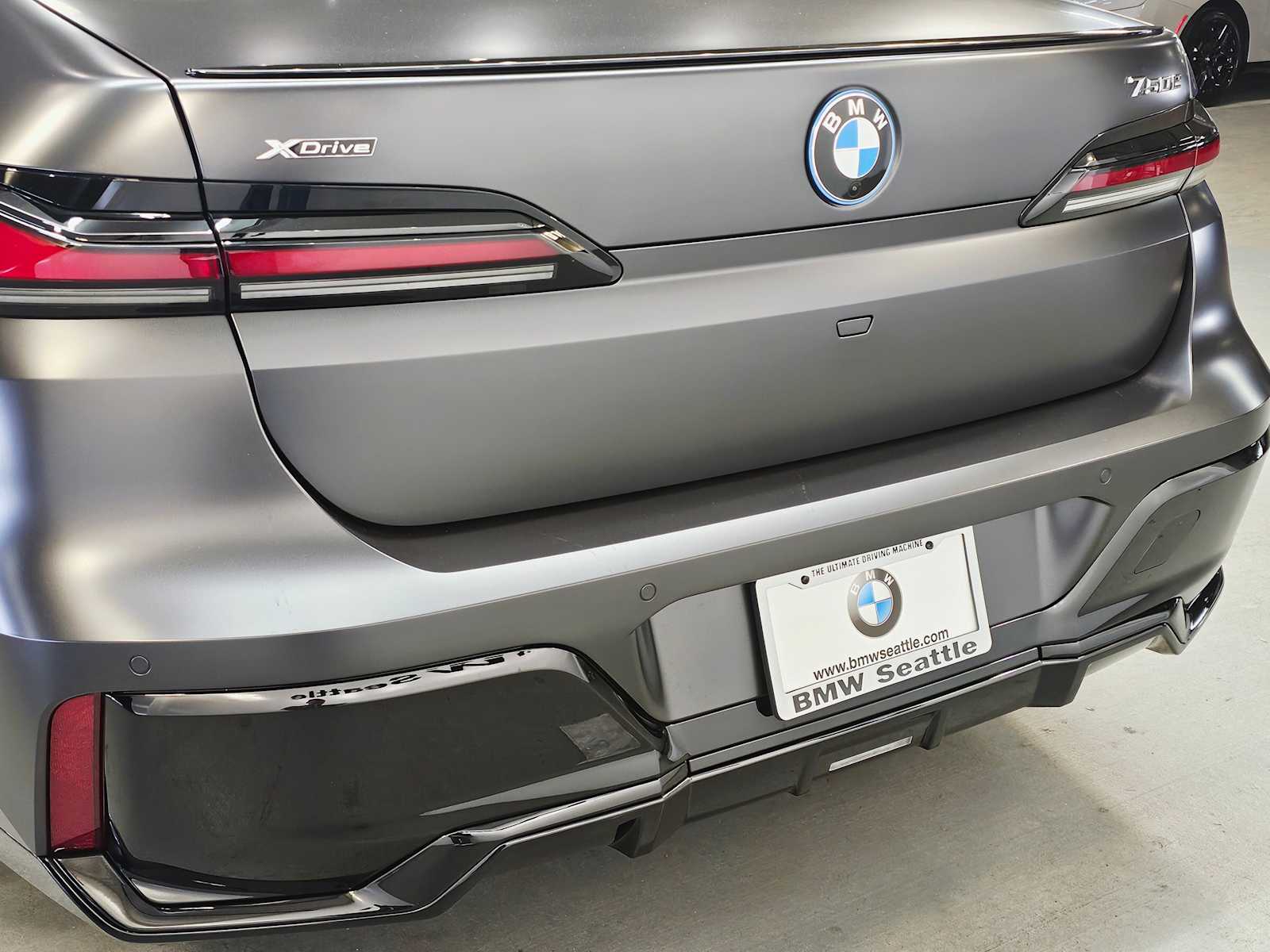Thumbnail: 2025 BMW 7 Series - 7