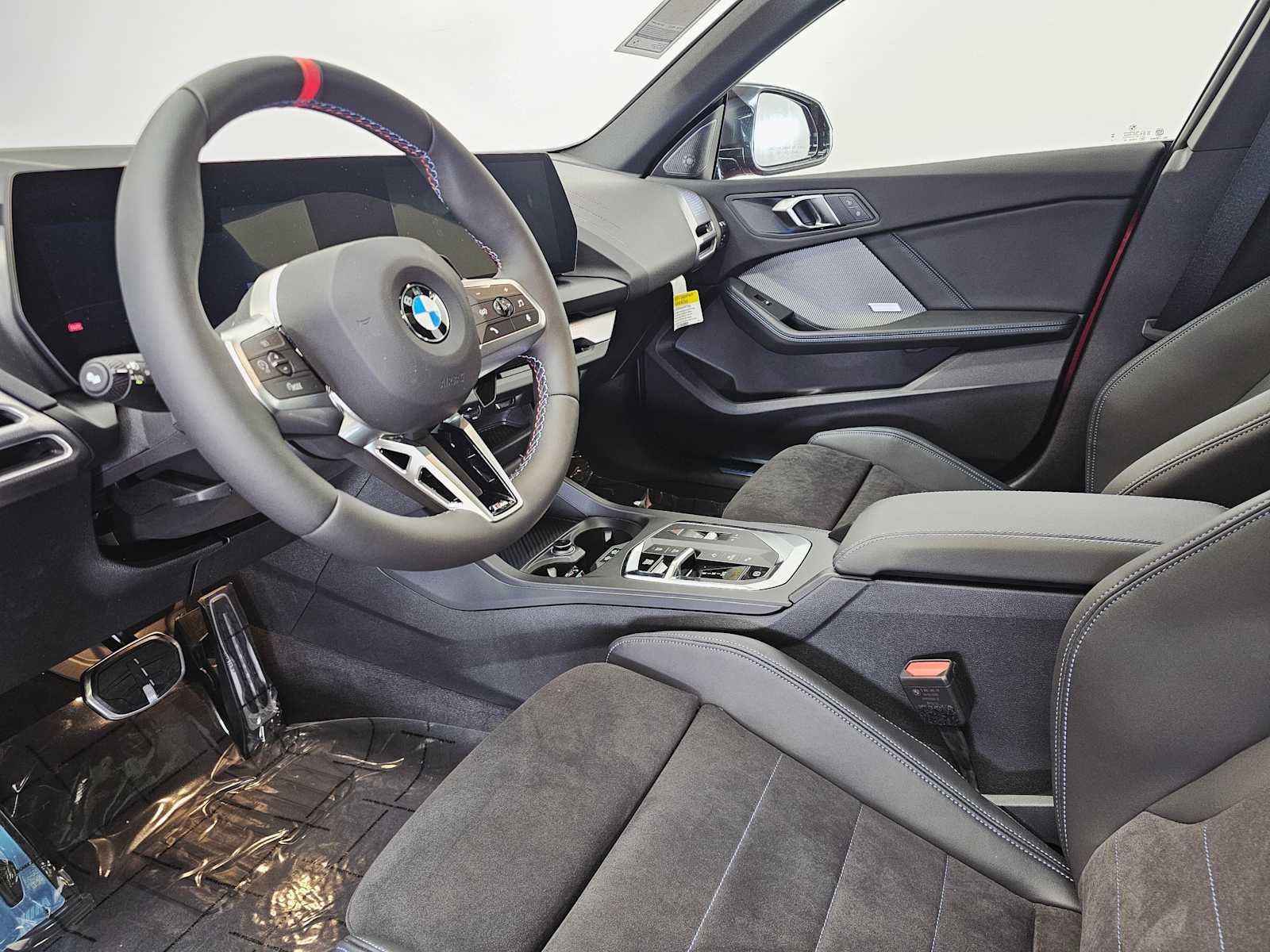 Thumbnail: 2025 BMW 2 Series - 2