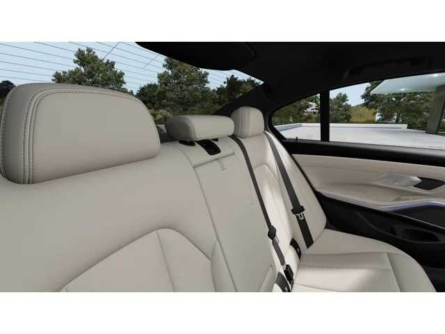 Thumbnail: 2026 BMW 3 Series - 12