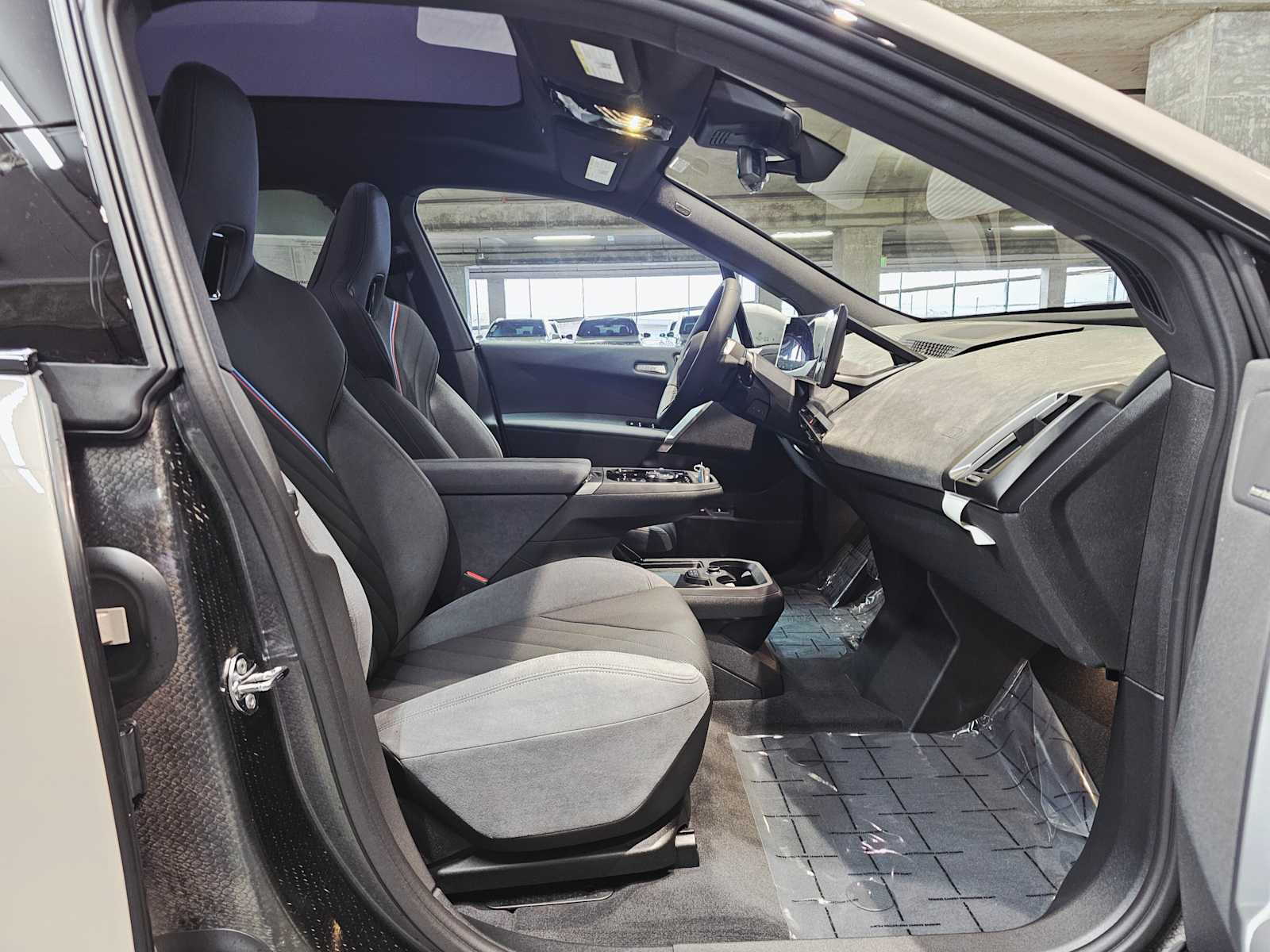 Thumbnail: 2026 BMW iX - 27