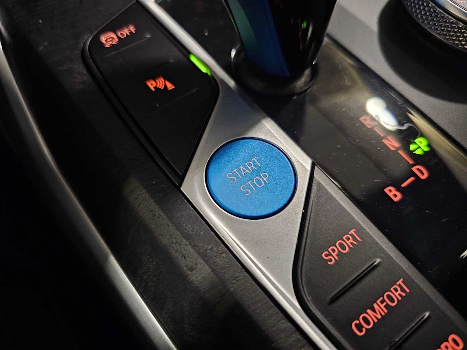 Thumbnail: 2023 BMW i4 - 28