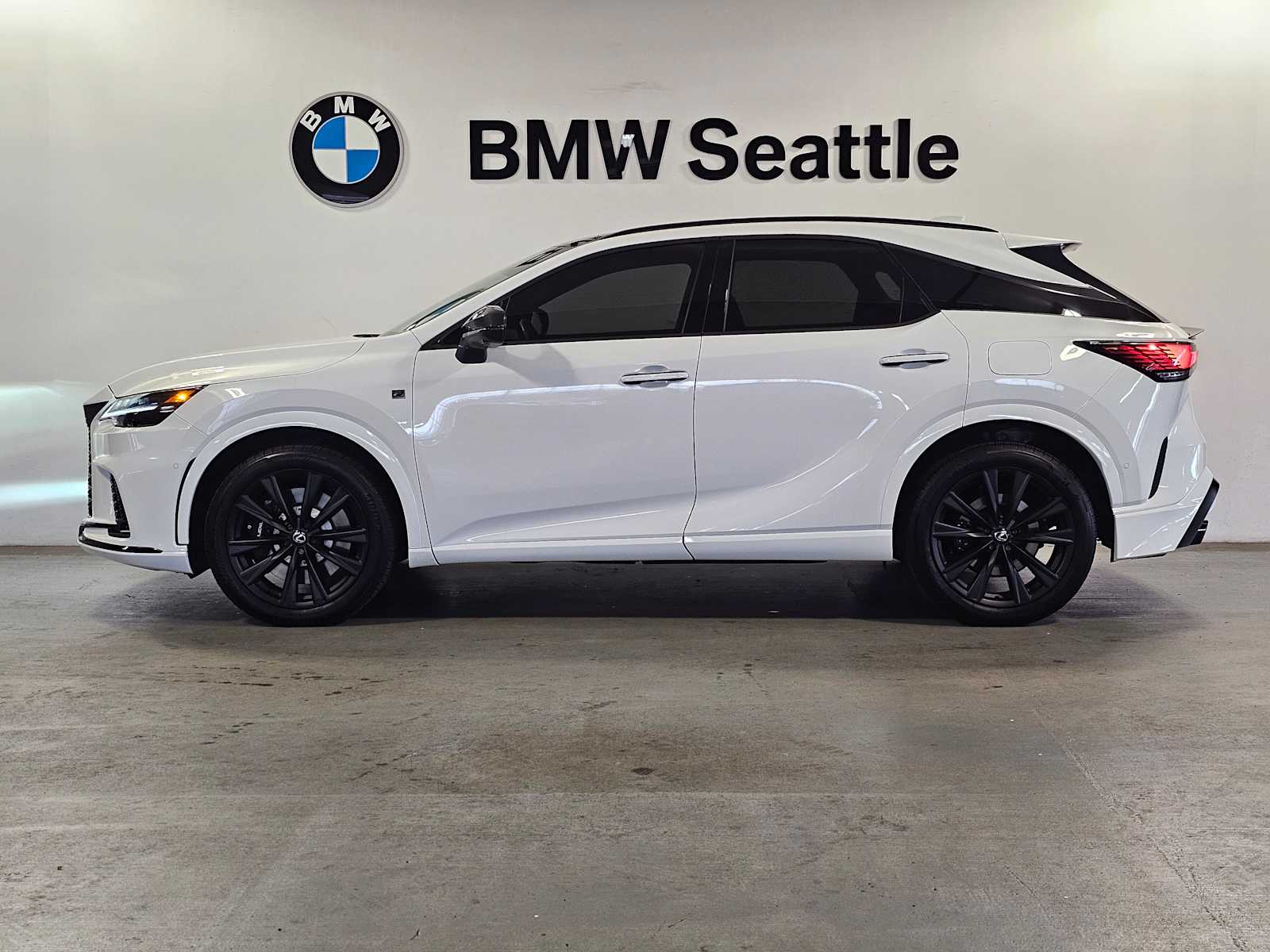 Thumbnail: 2024 Lexus RX - 3