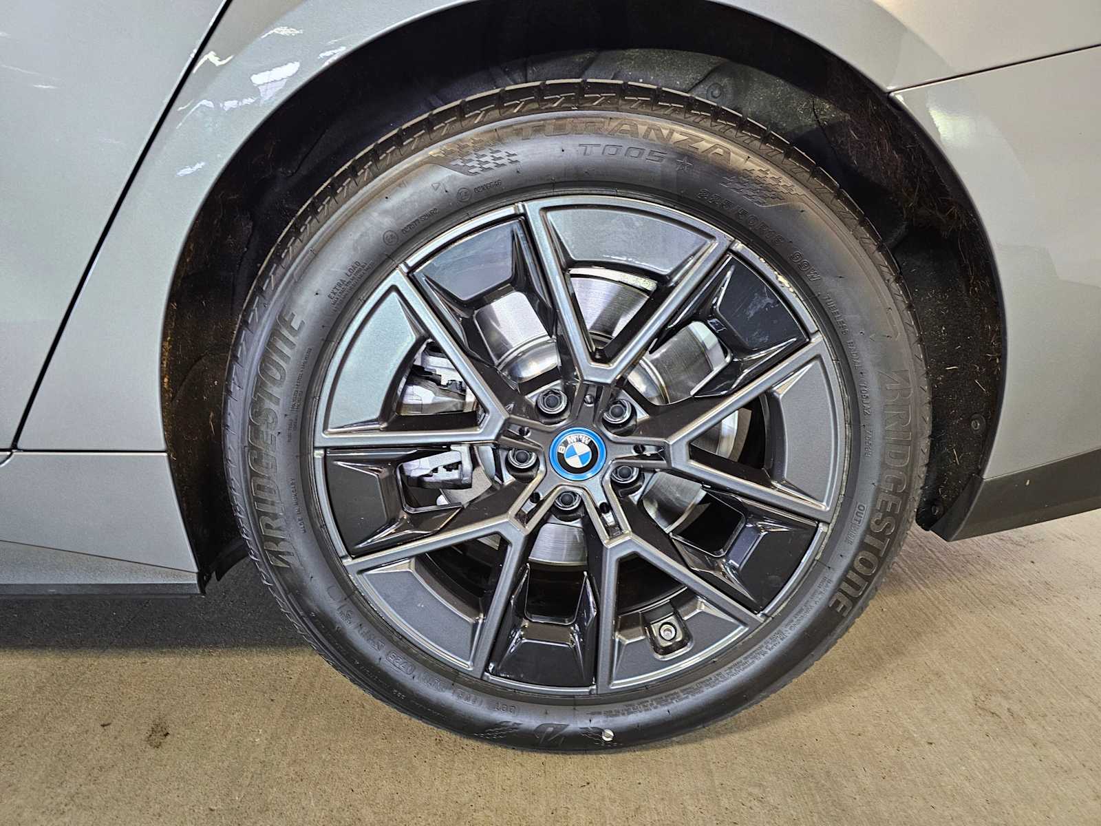 Thumbnail: 2023 BMW i4 - 8