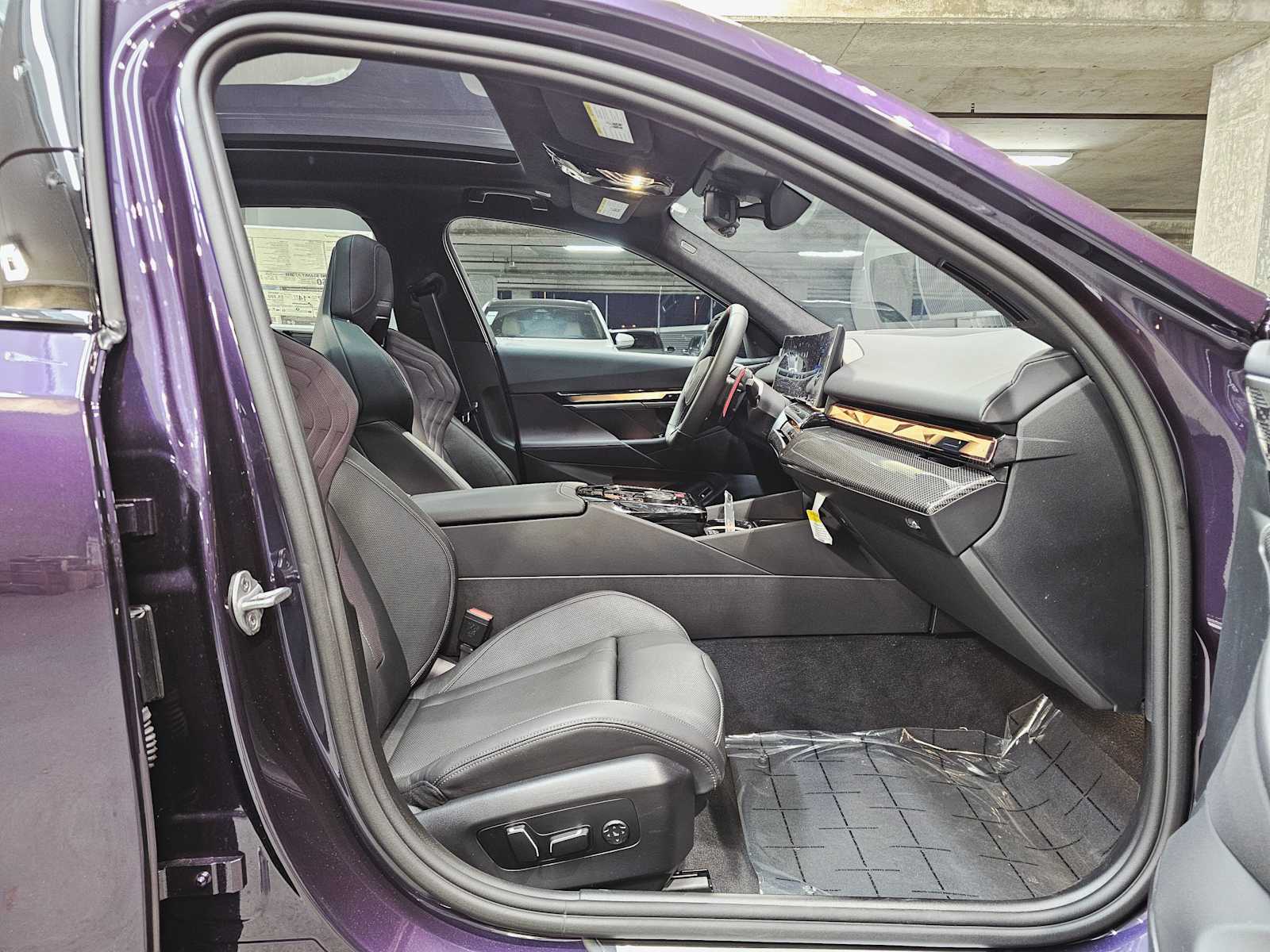 Thumbnail: 2026 BMW M5 - 27