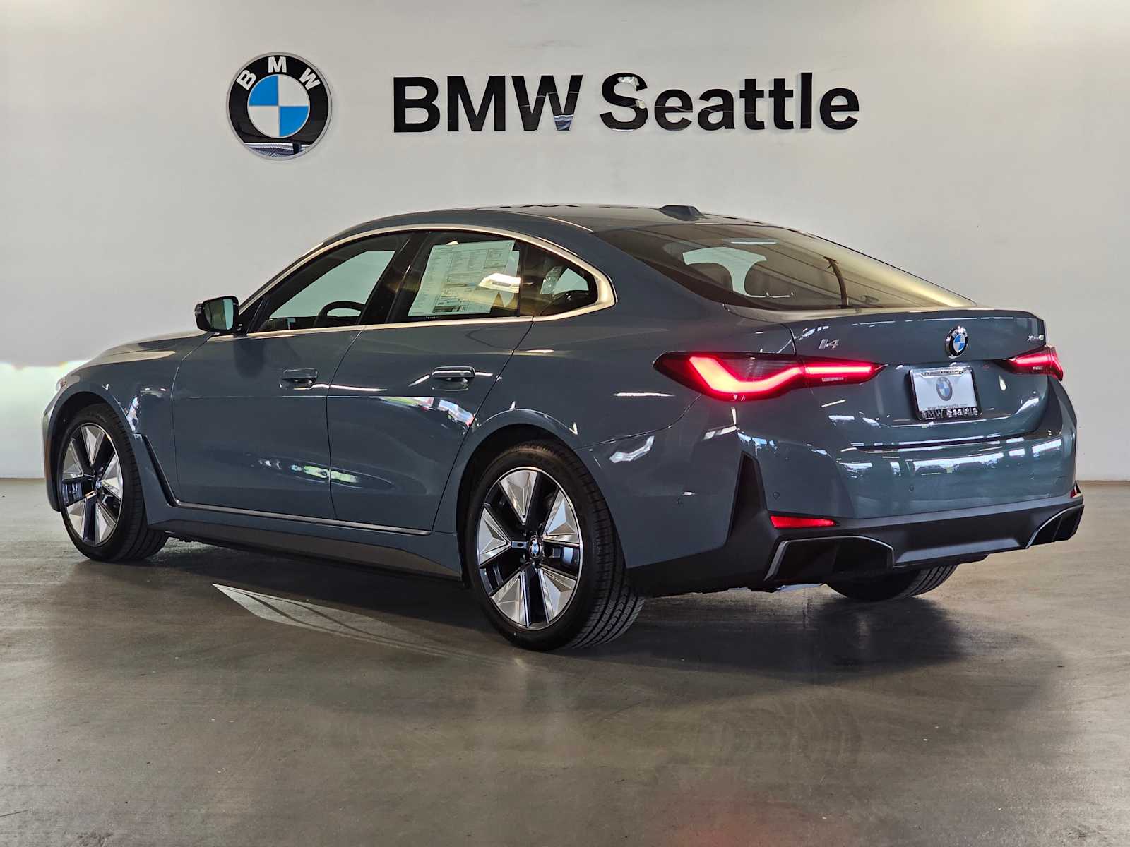 Thumbnail: 2026 BMW i4 - 4