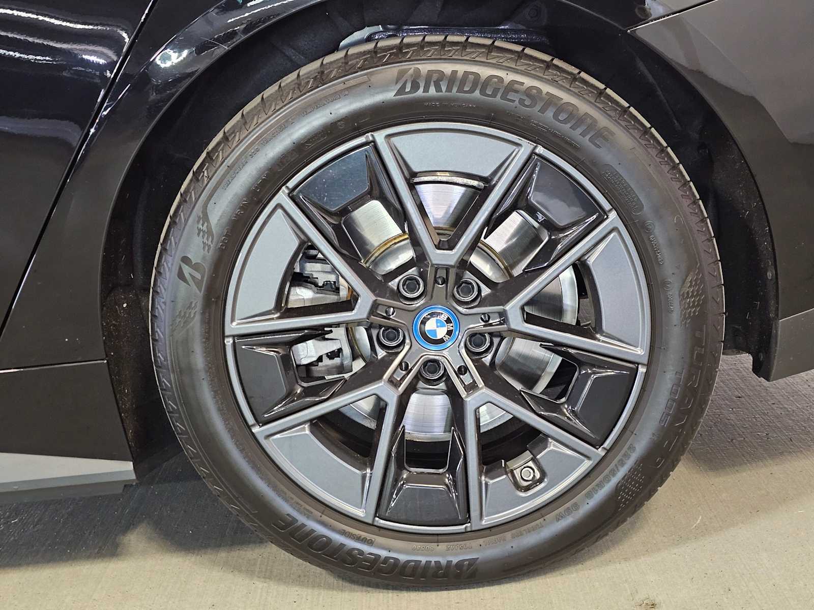 Thumbnail: 2023 BMW i4 - 8