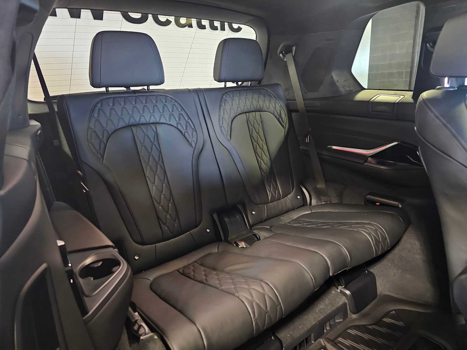 Thumbnail: 2026 BMW X7 - 41