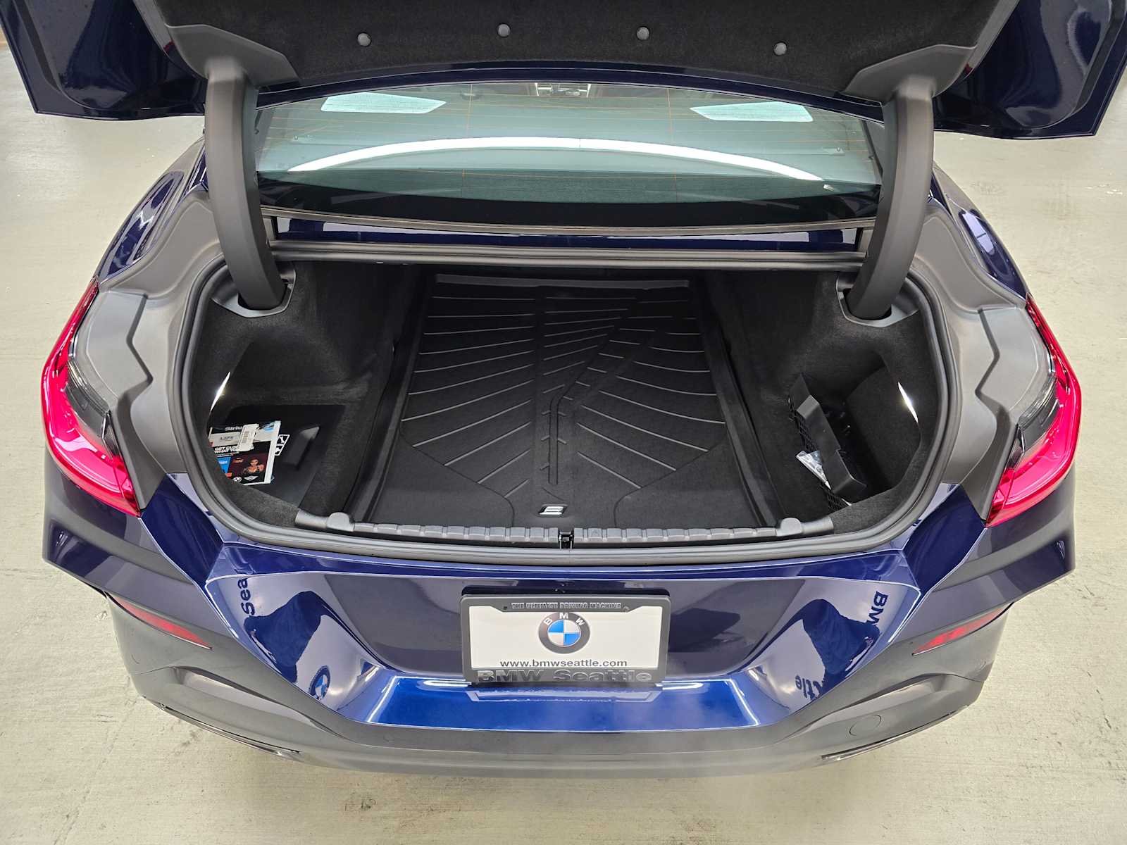 Thumbnail: 2026 BMW 8 Series - 34