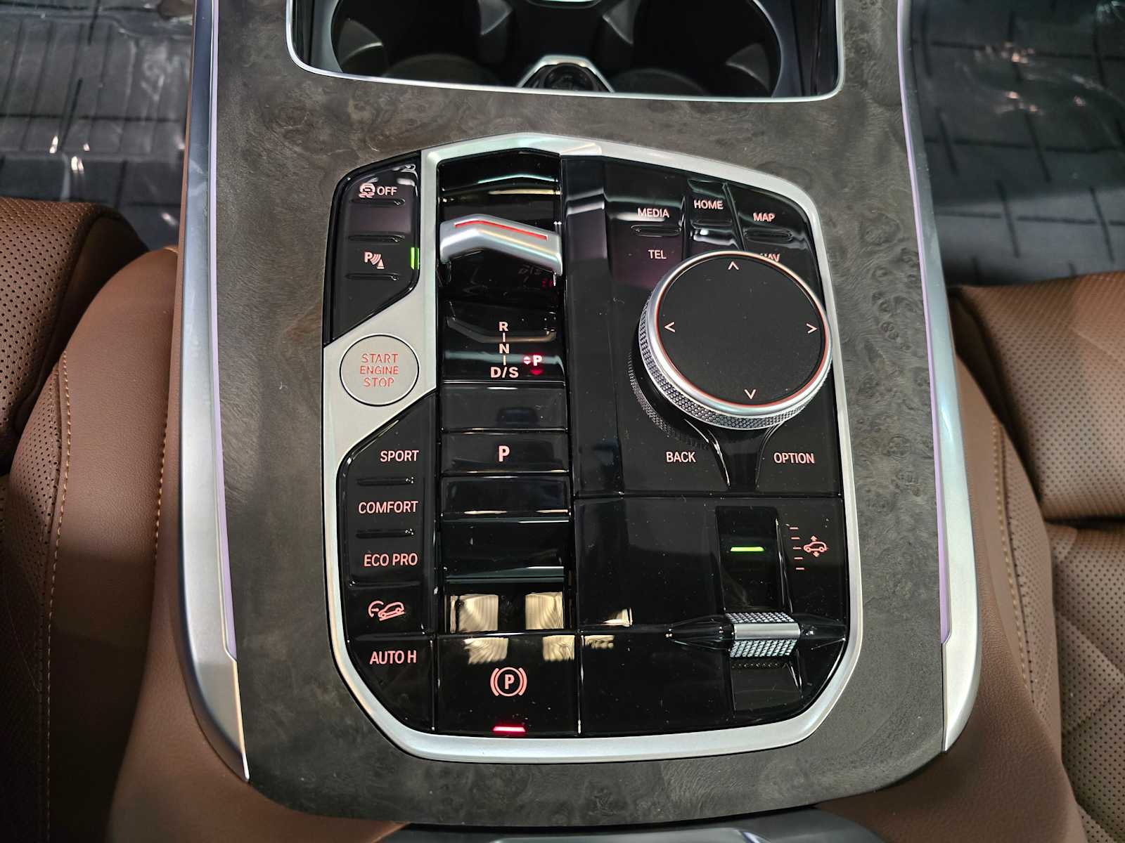 Thumbnail: 2026 BMW X7 - 23