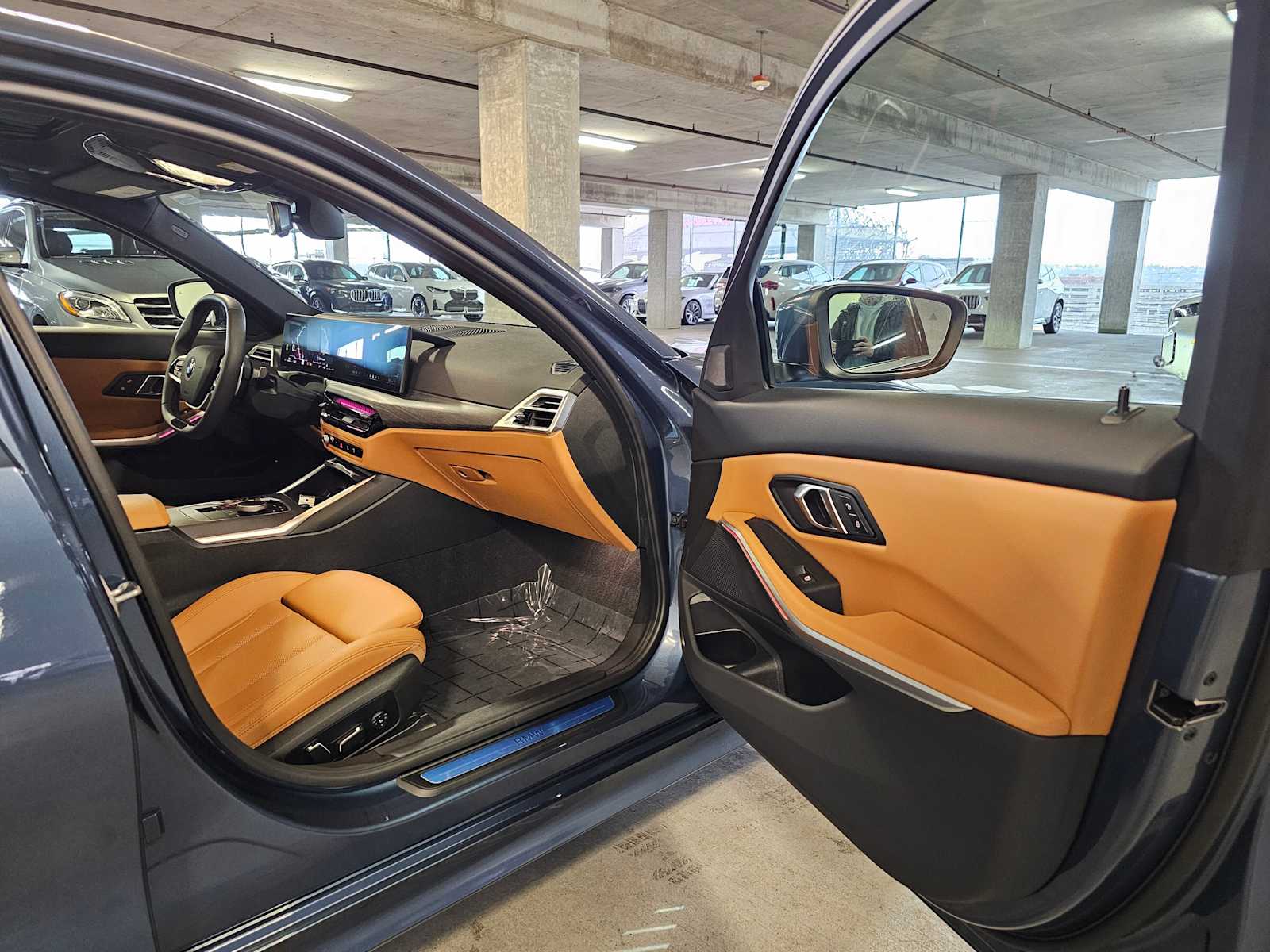 Thumbnail: 2025 BMW 3 Series - 38