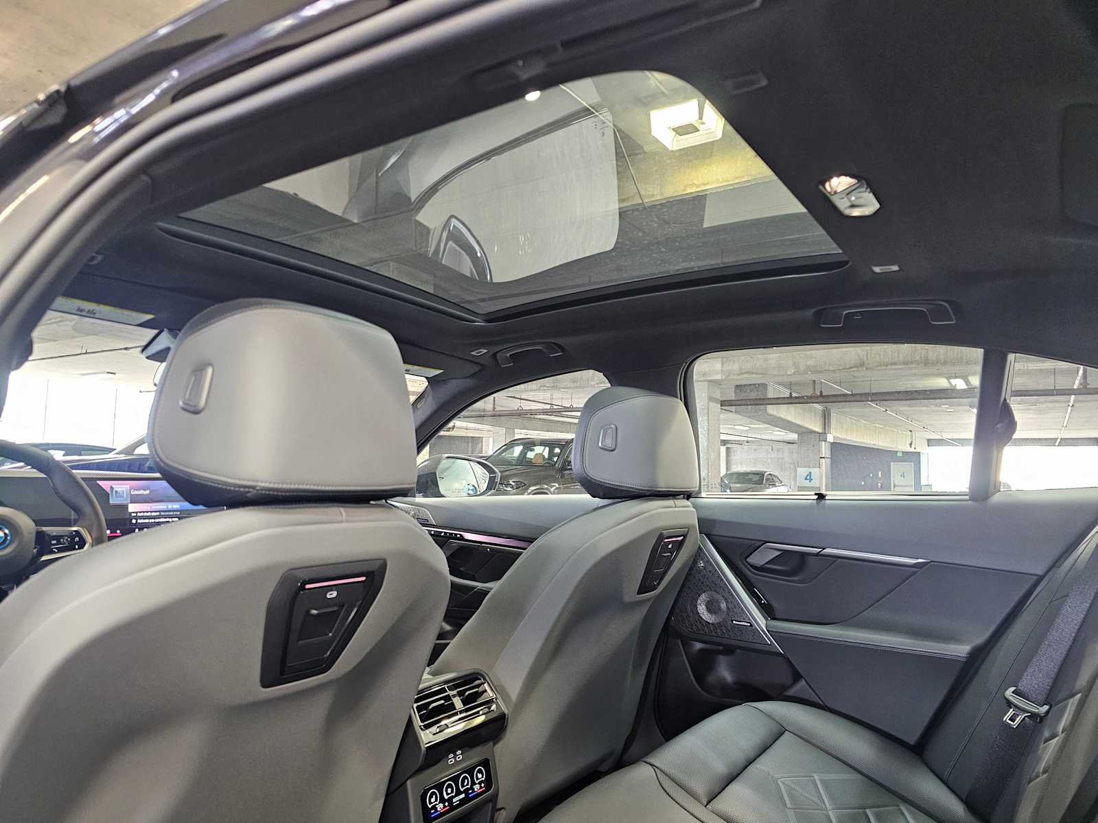 Thumbnail: 2026 BMW i5 - 26