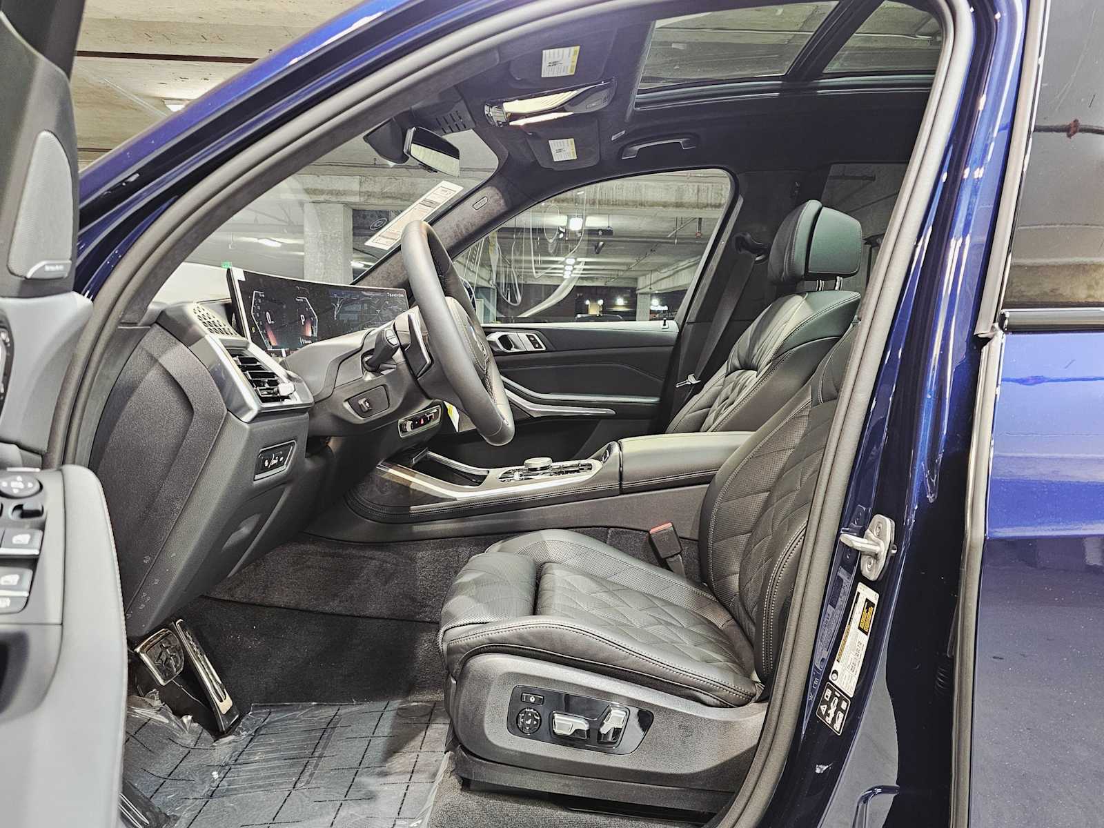 Thumbnail: 2026 BMW X7 - 23