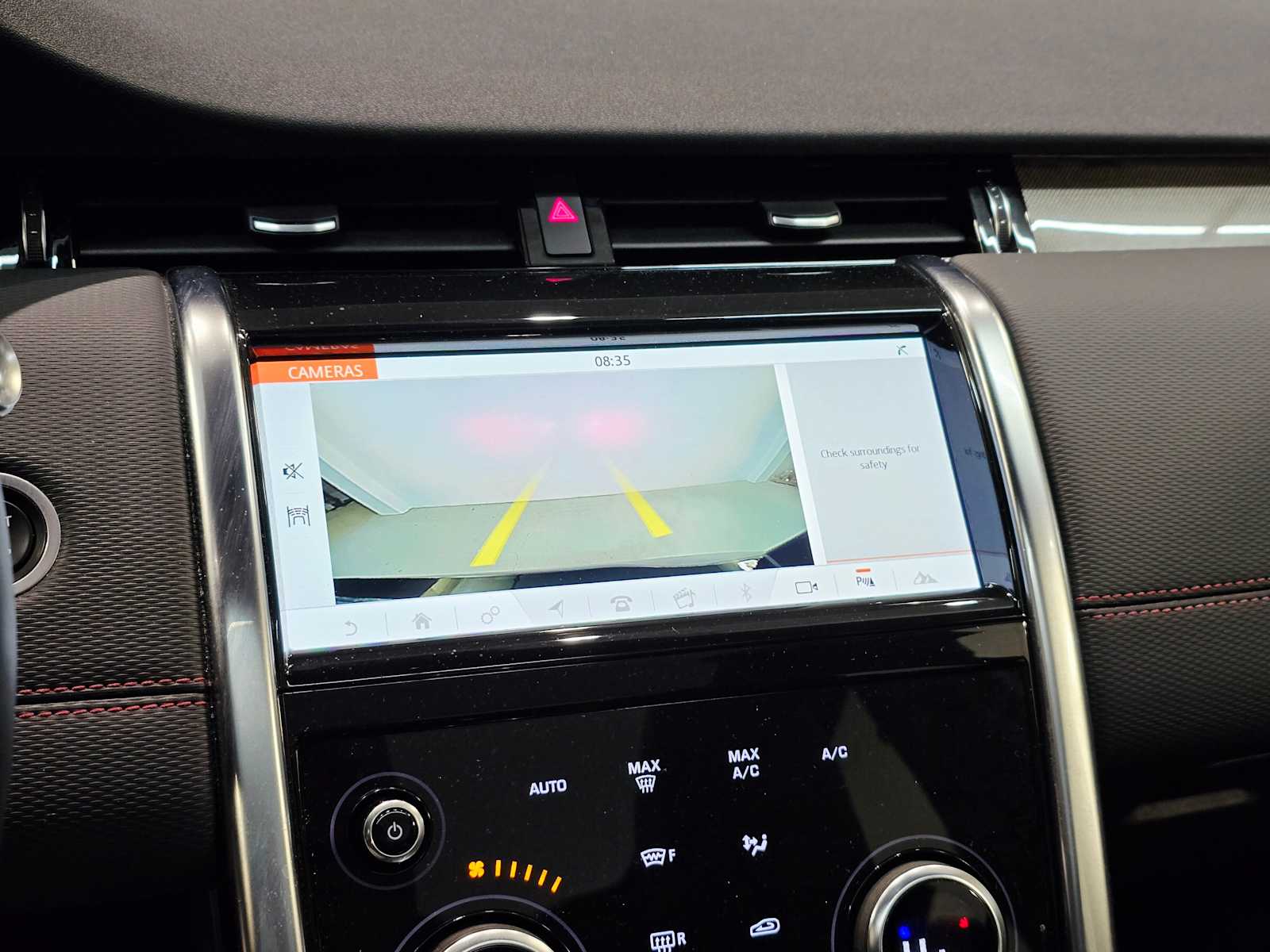 Thumbnail: 2020 Land Rover Discovery Sport - 13