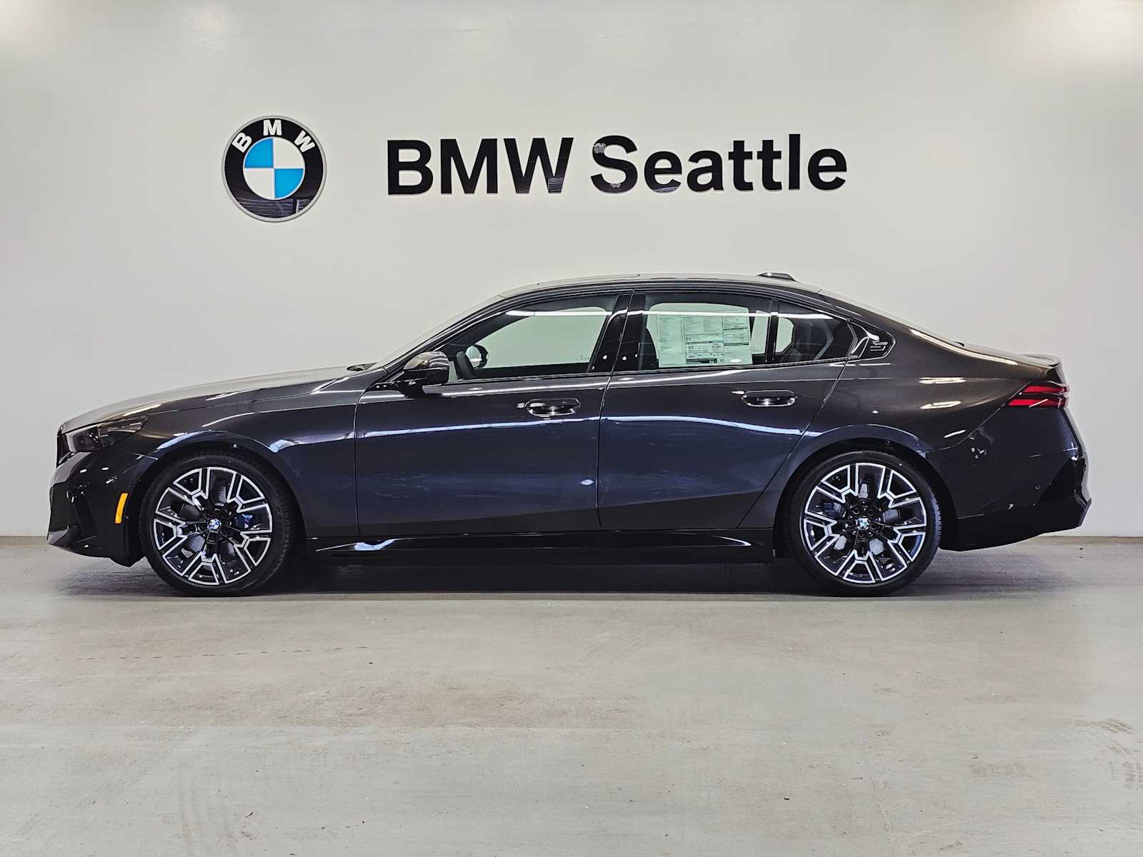 Thumbnail: 2026 BMW i5 - 3