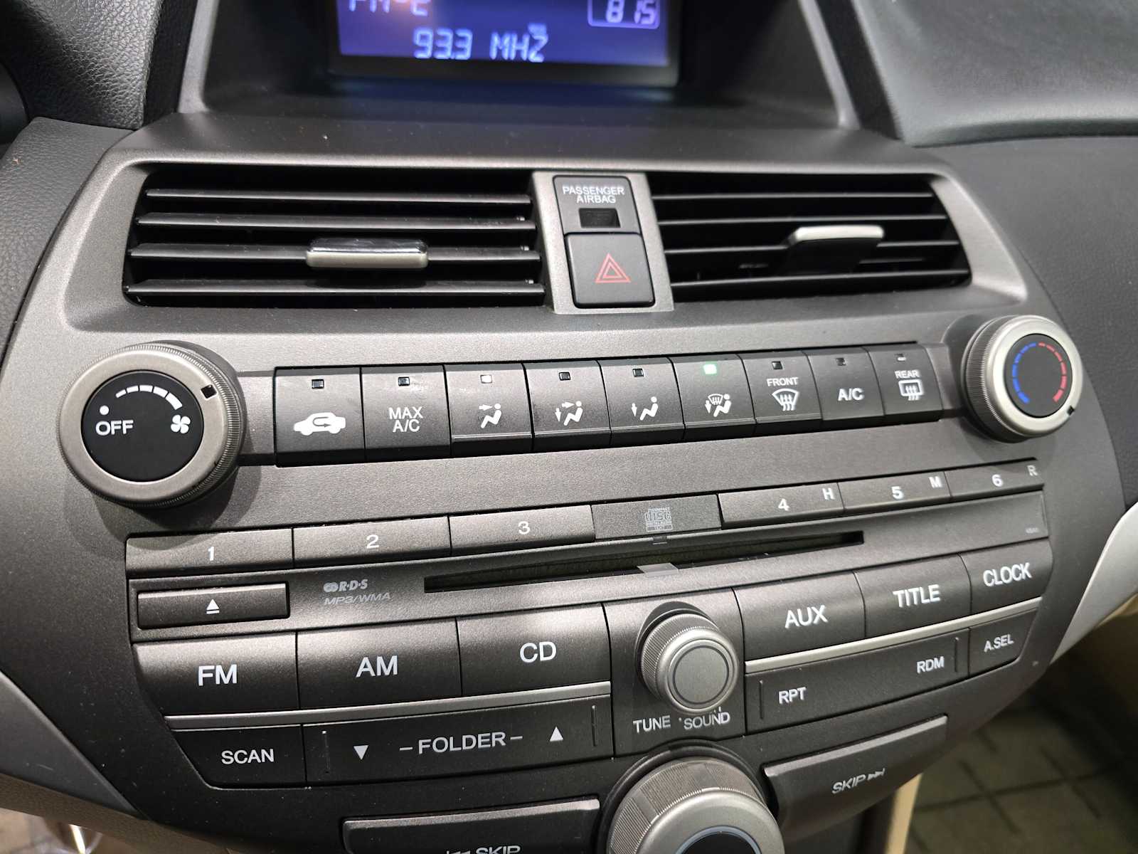 Thumbnail: 2011 Honda Accord - 16